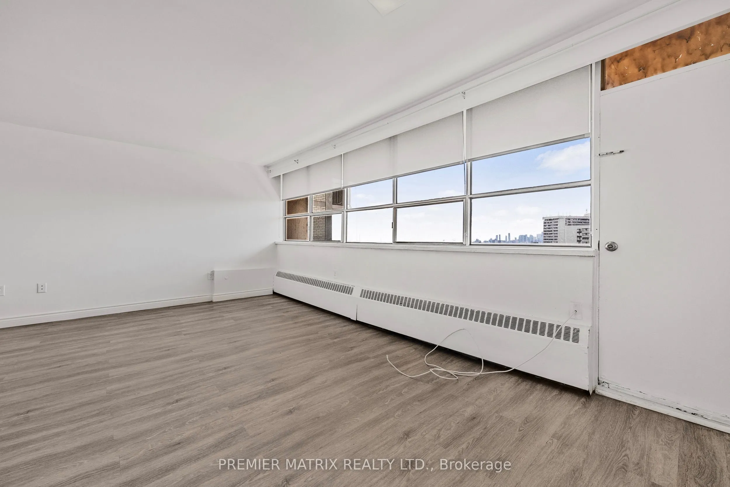 65 Thorncliffe Park Drive, #1807