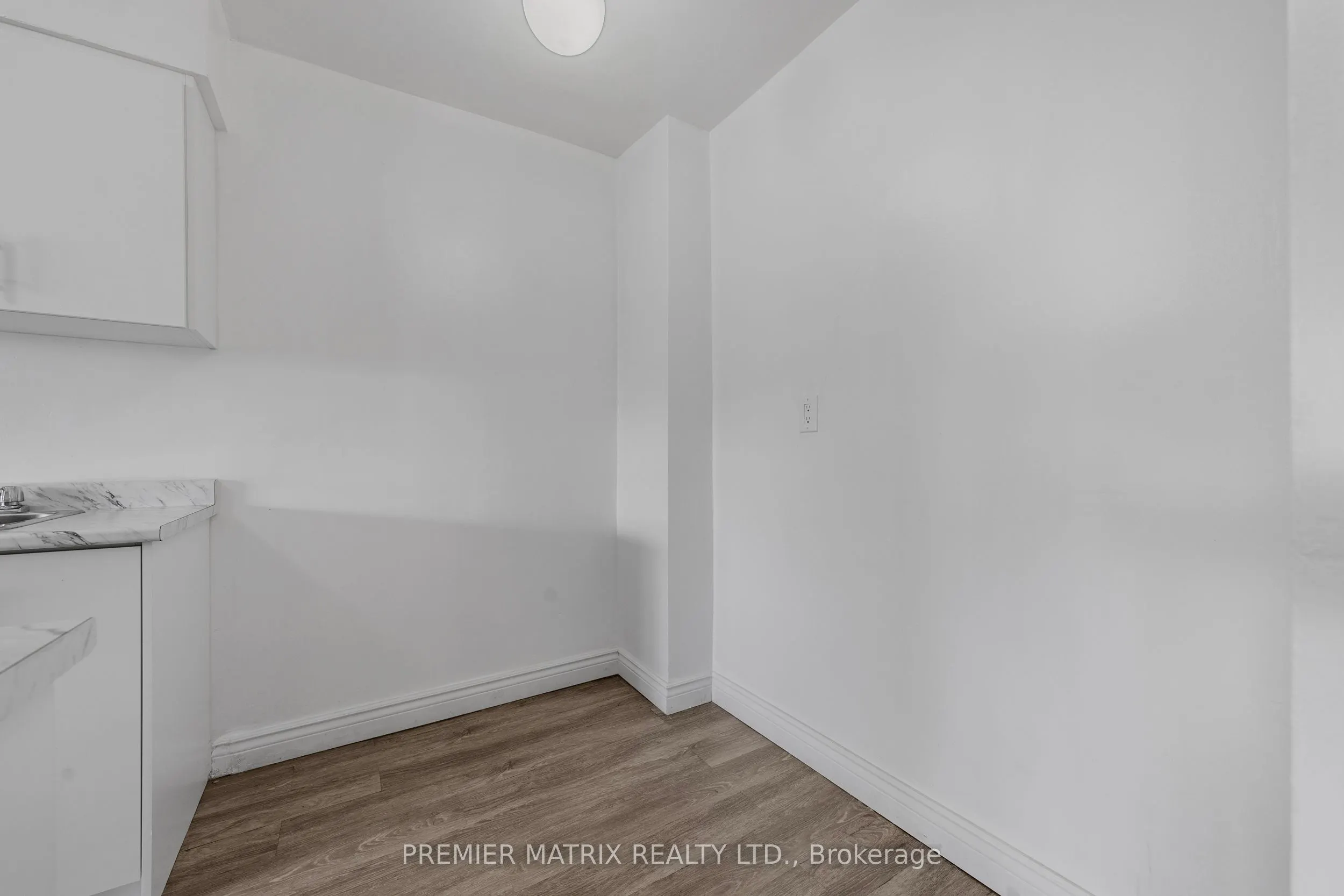 65 Thorncliffe Park Drive, #1807