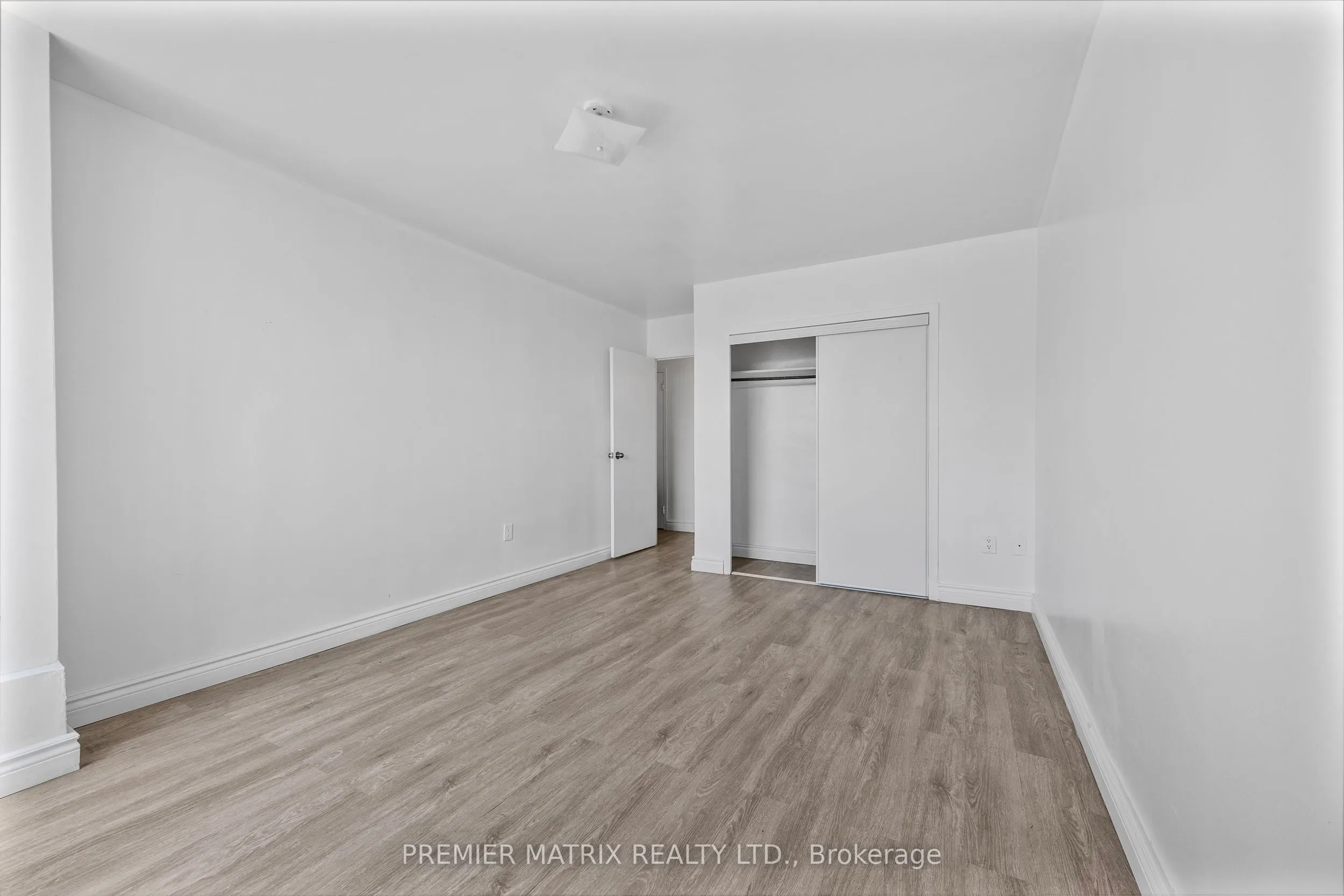 65 Thorncliffe Park Drive, #1807