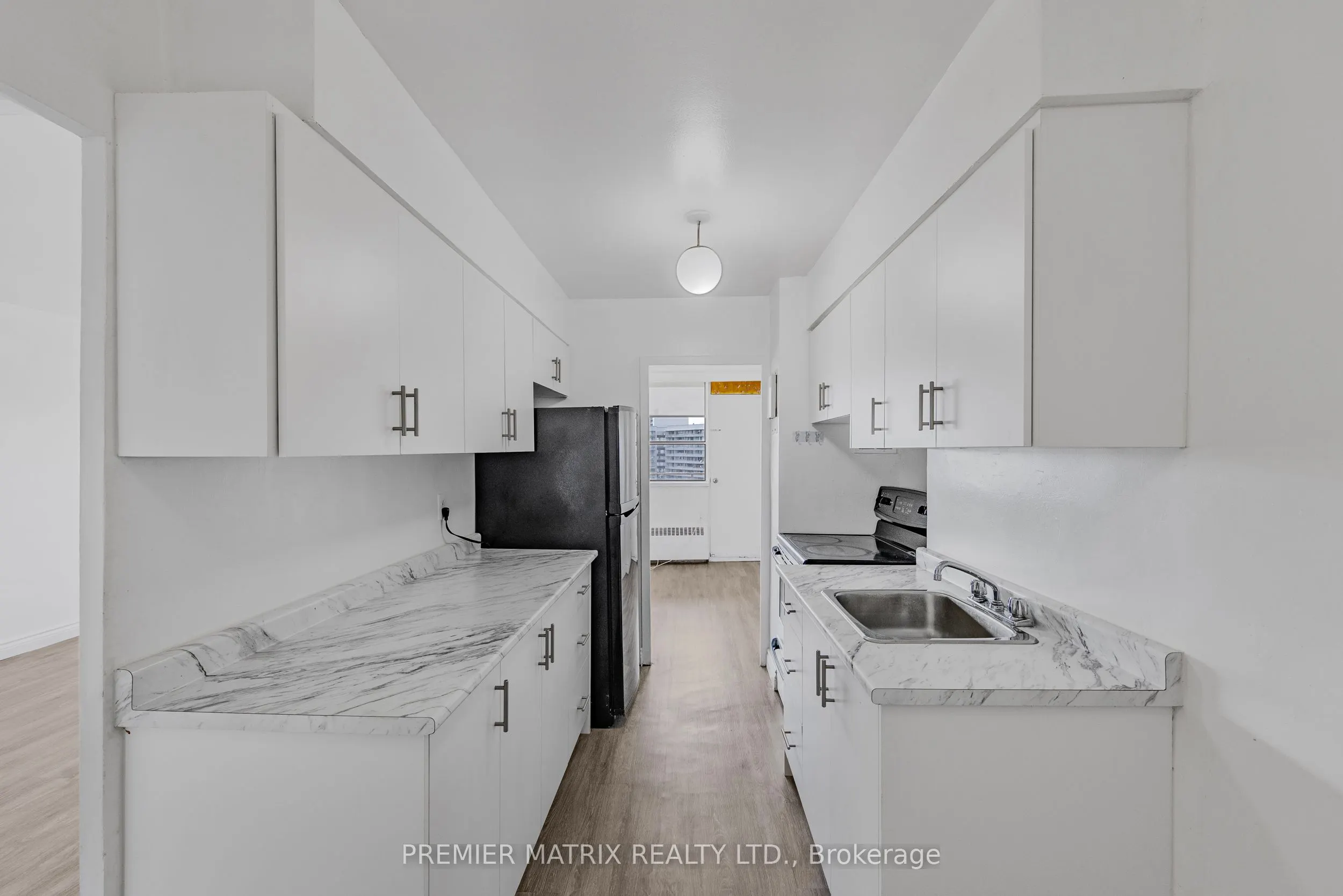 65 Thorncliffe Park Drive, #1807