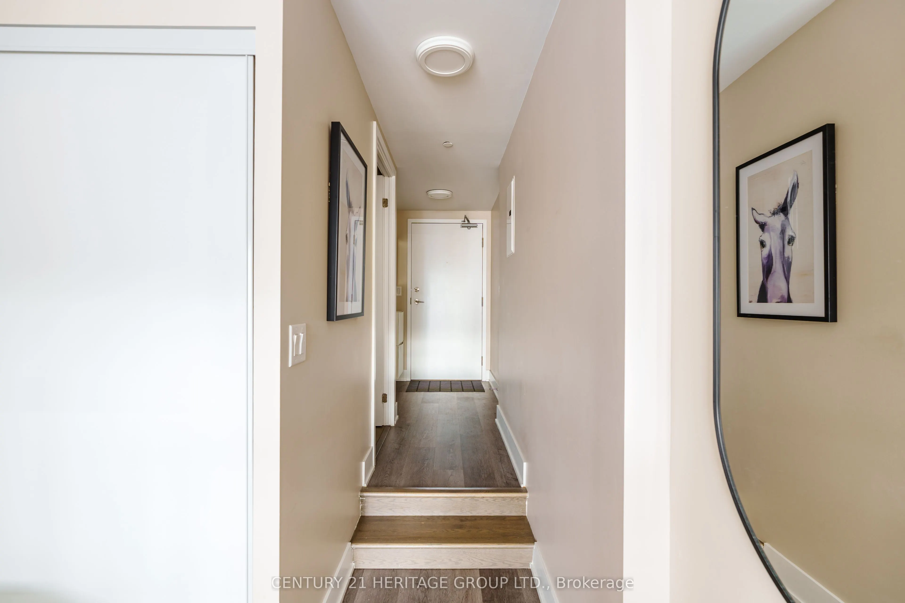508 Wellington Street W, #408