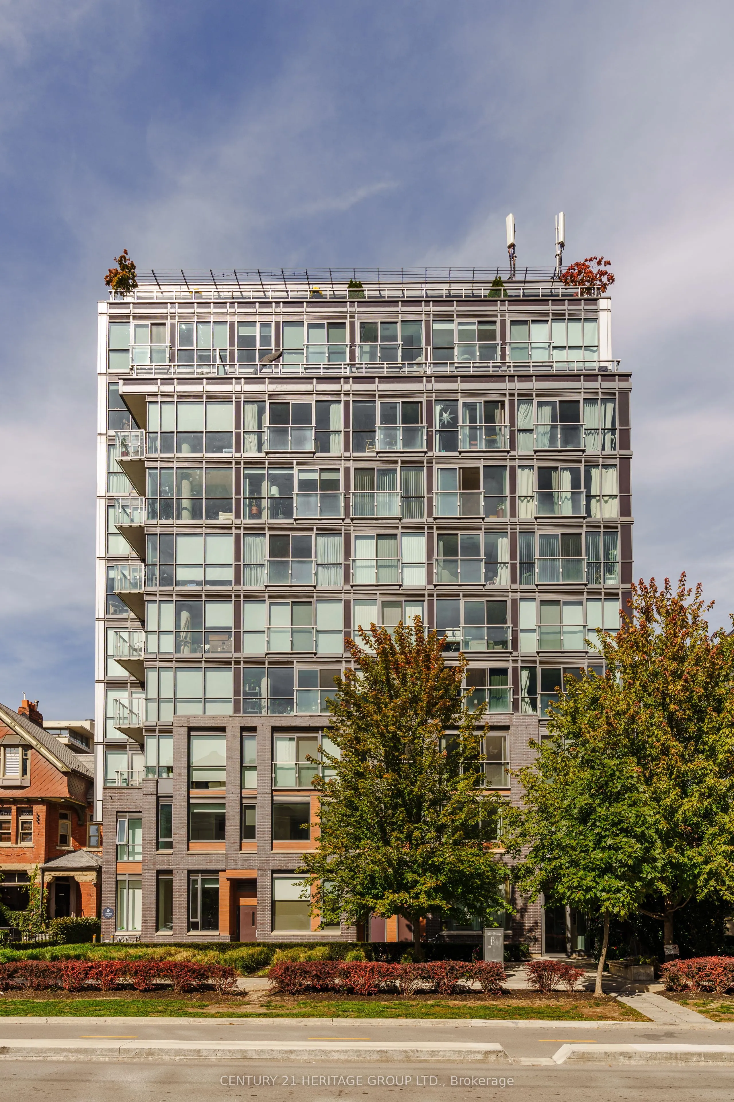 508 Wellington Street W, #408