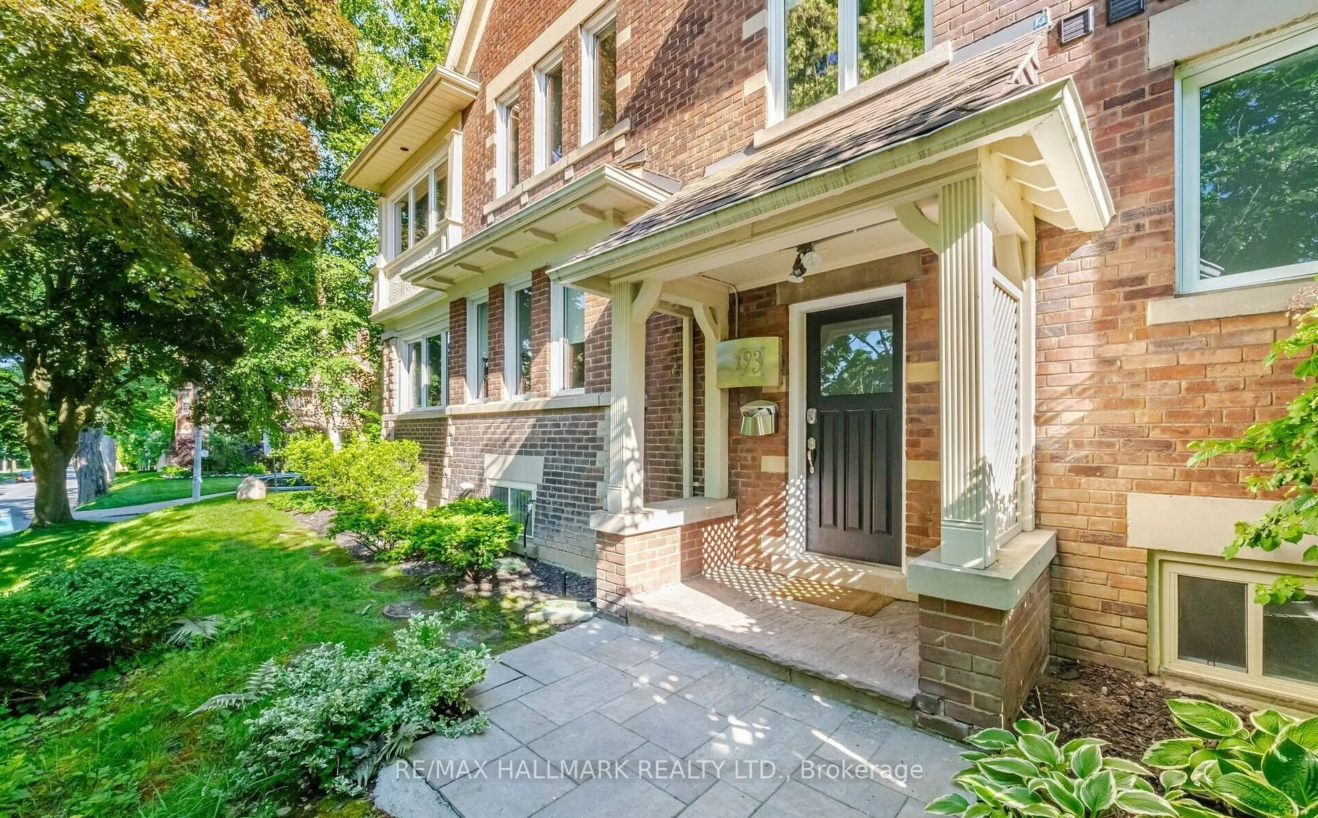193 Heath Street W, #3rd Fl