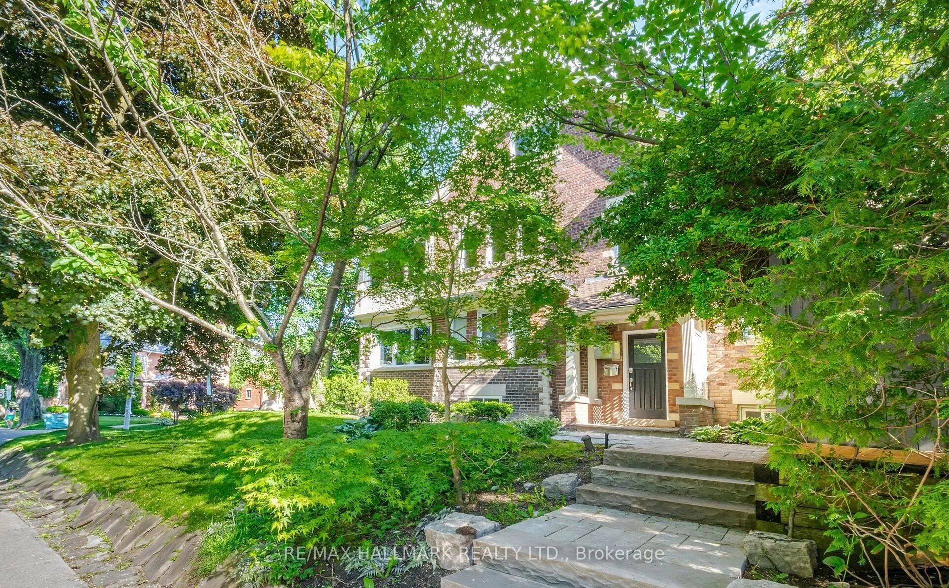 193 Heath Street W, #3rd Fl