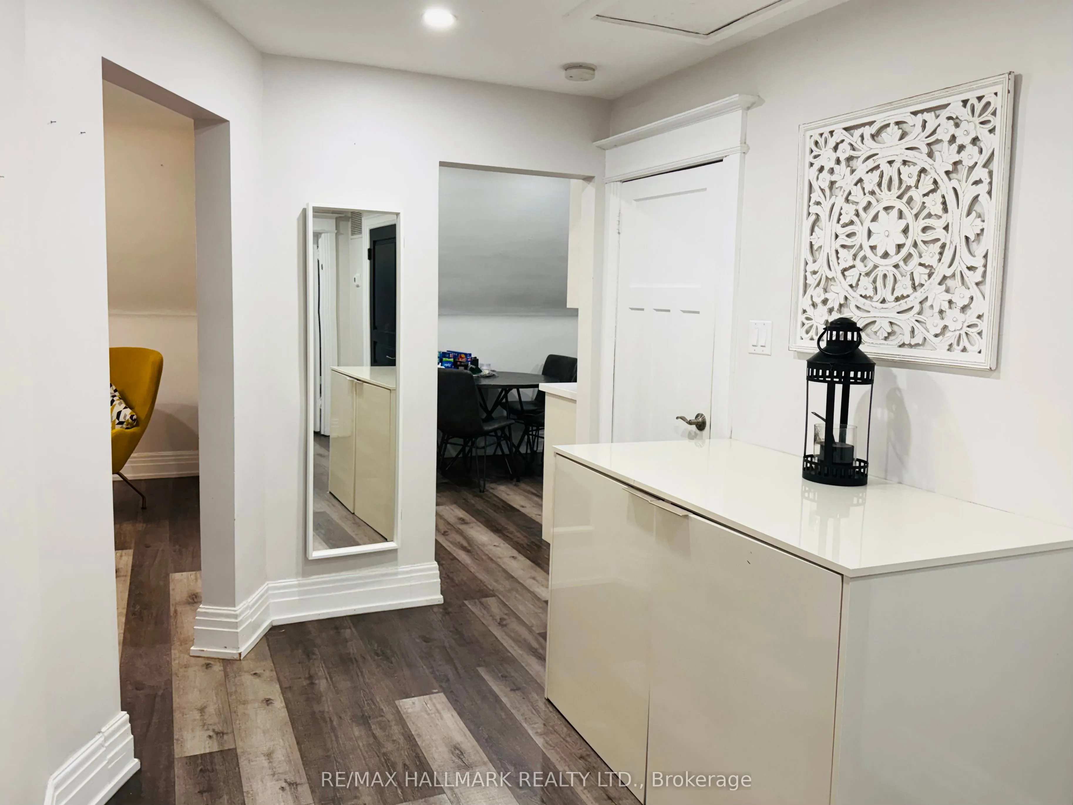 193 Heath Street W, #3rd Fl
