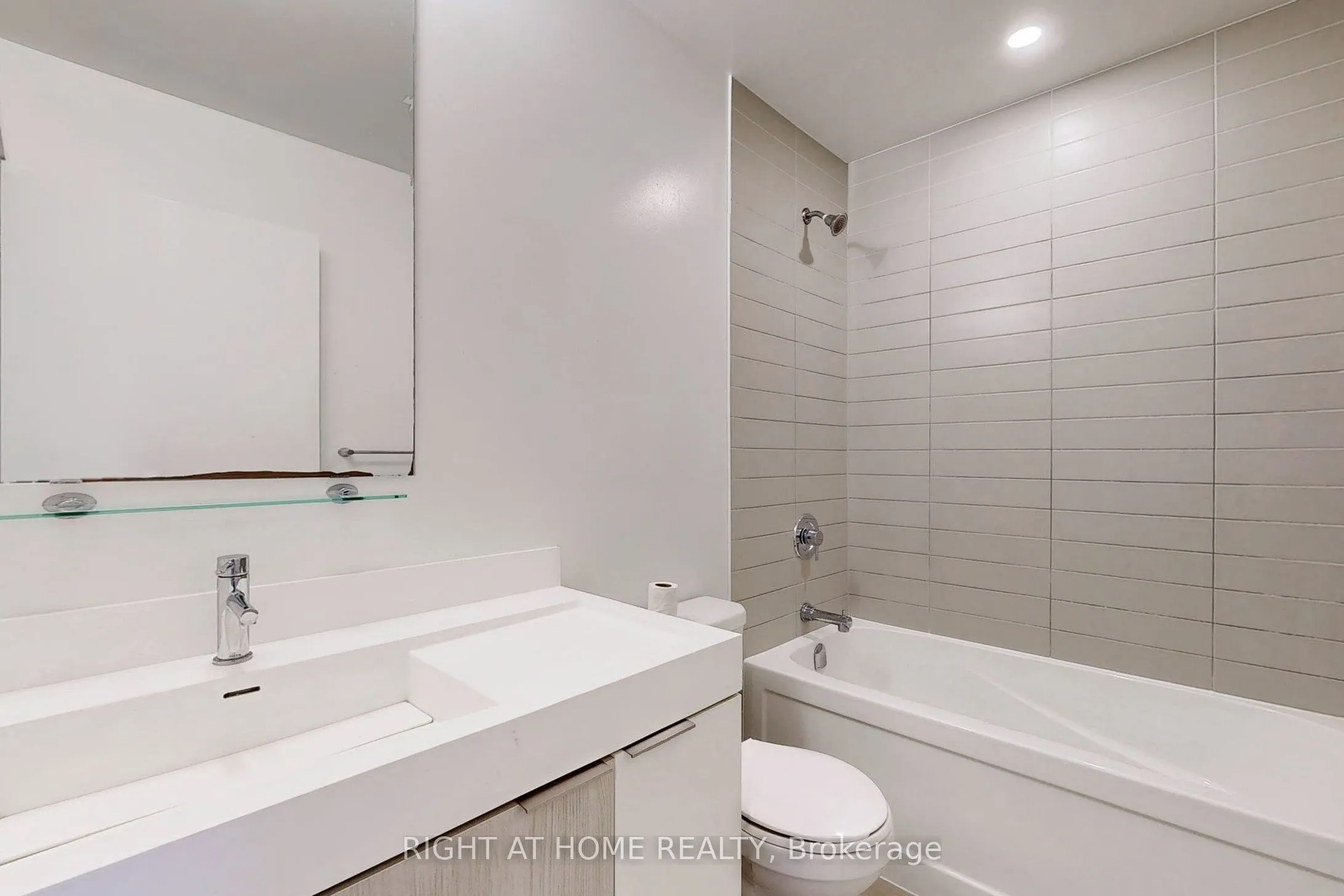 20 Tubman Avenue, #707