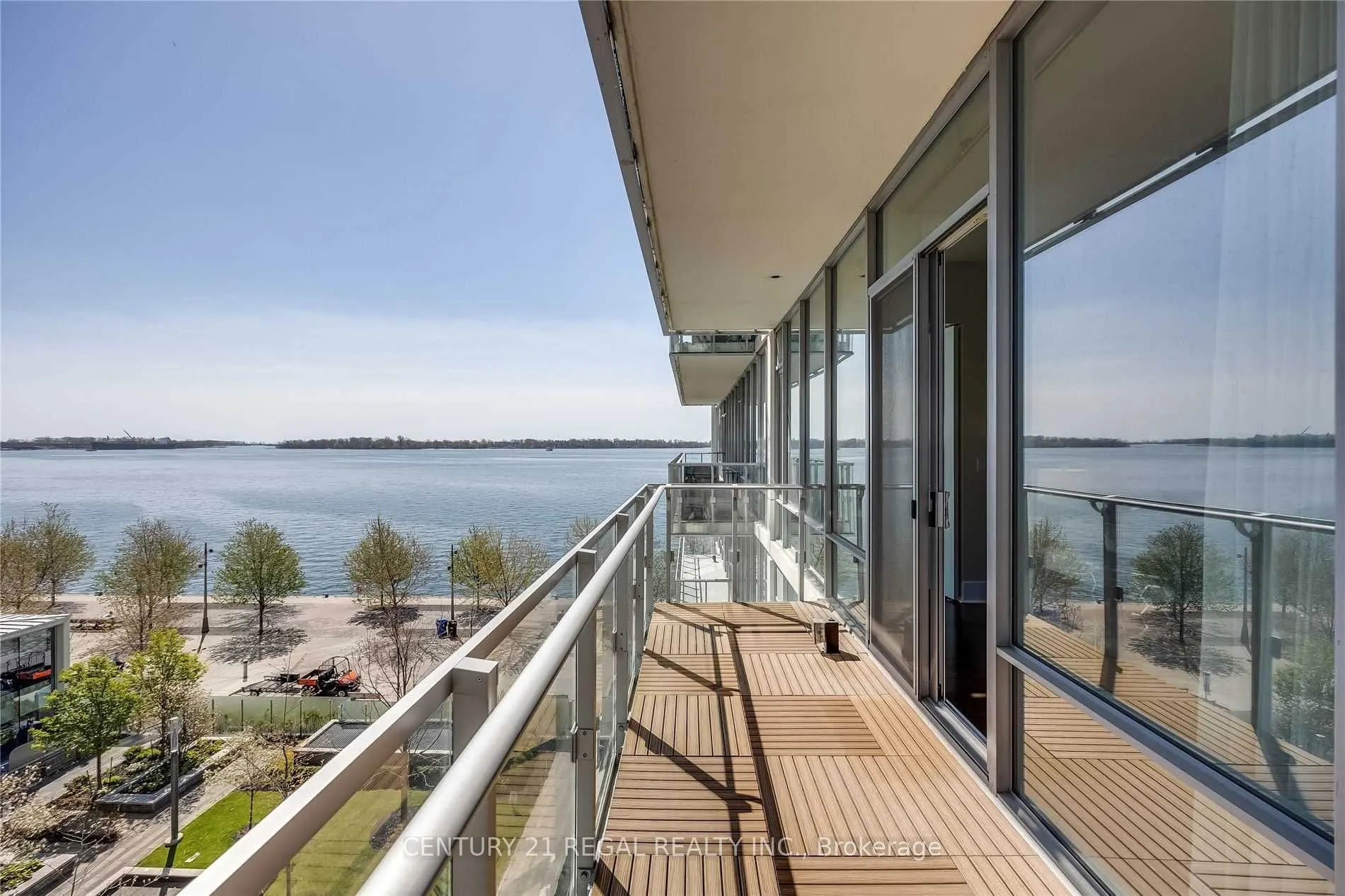 29 Queens Quay E, #508