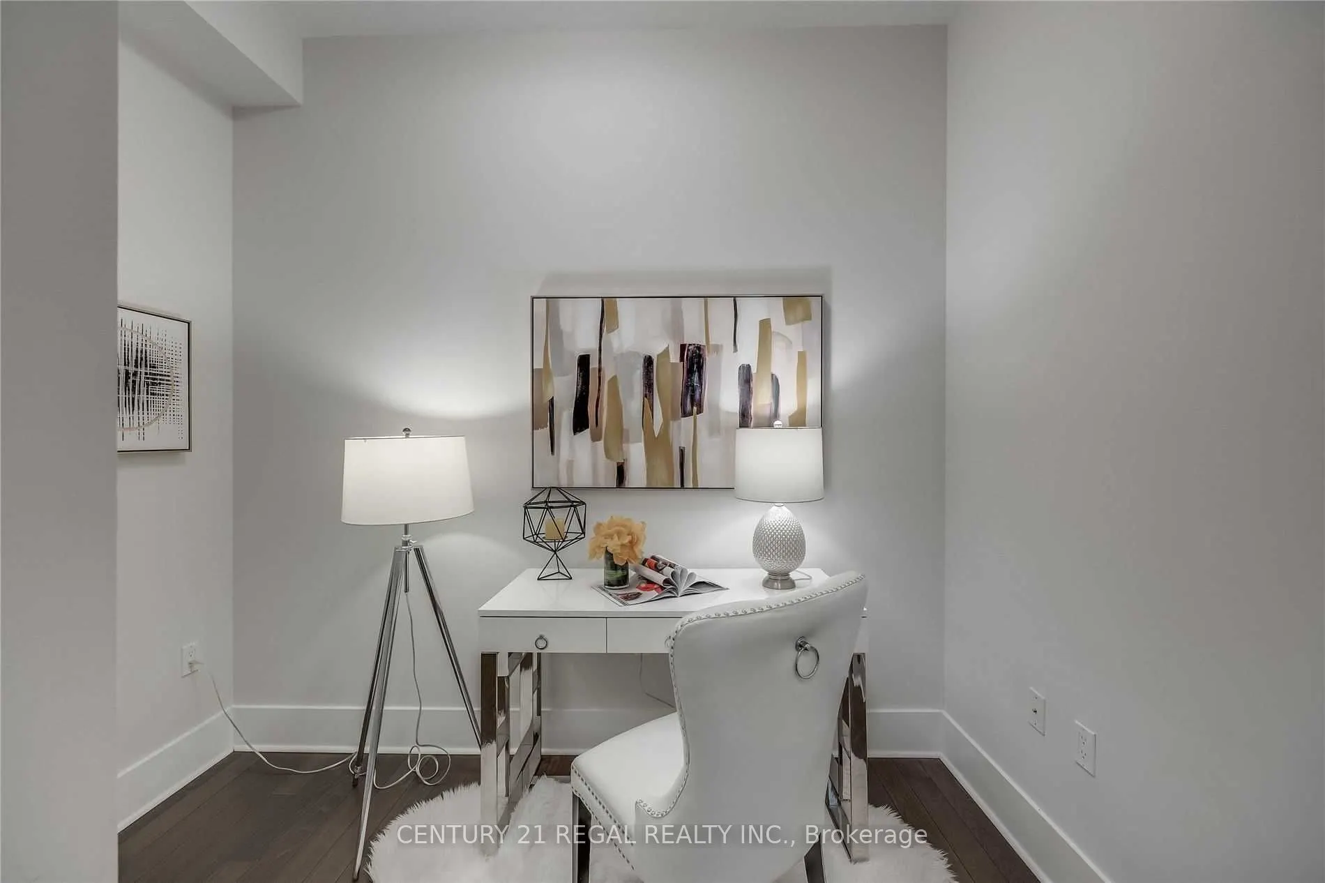 29 Queens Quay E, #508