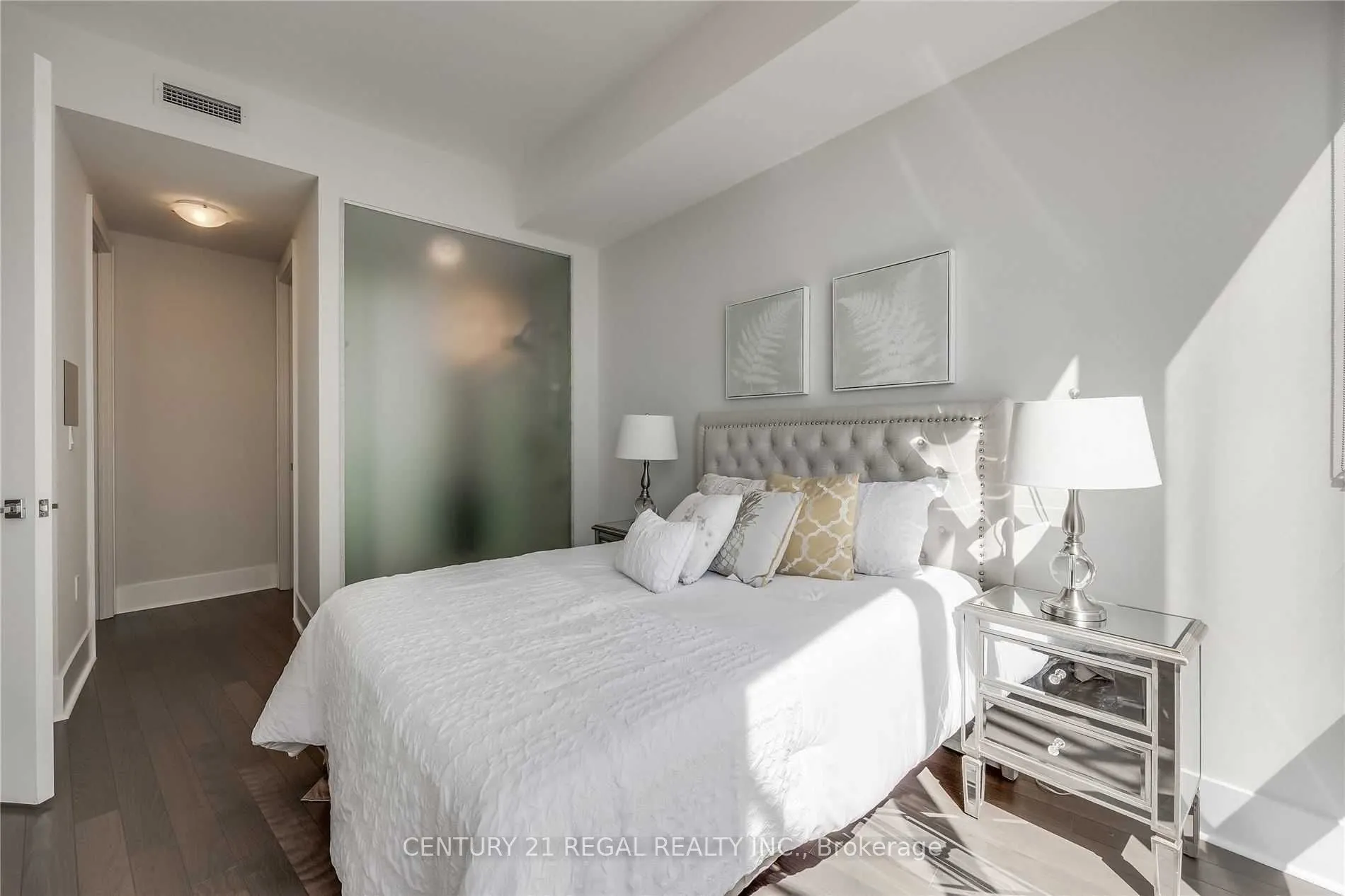 29 Queens Quay E, #508