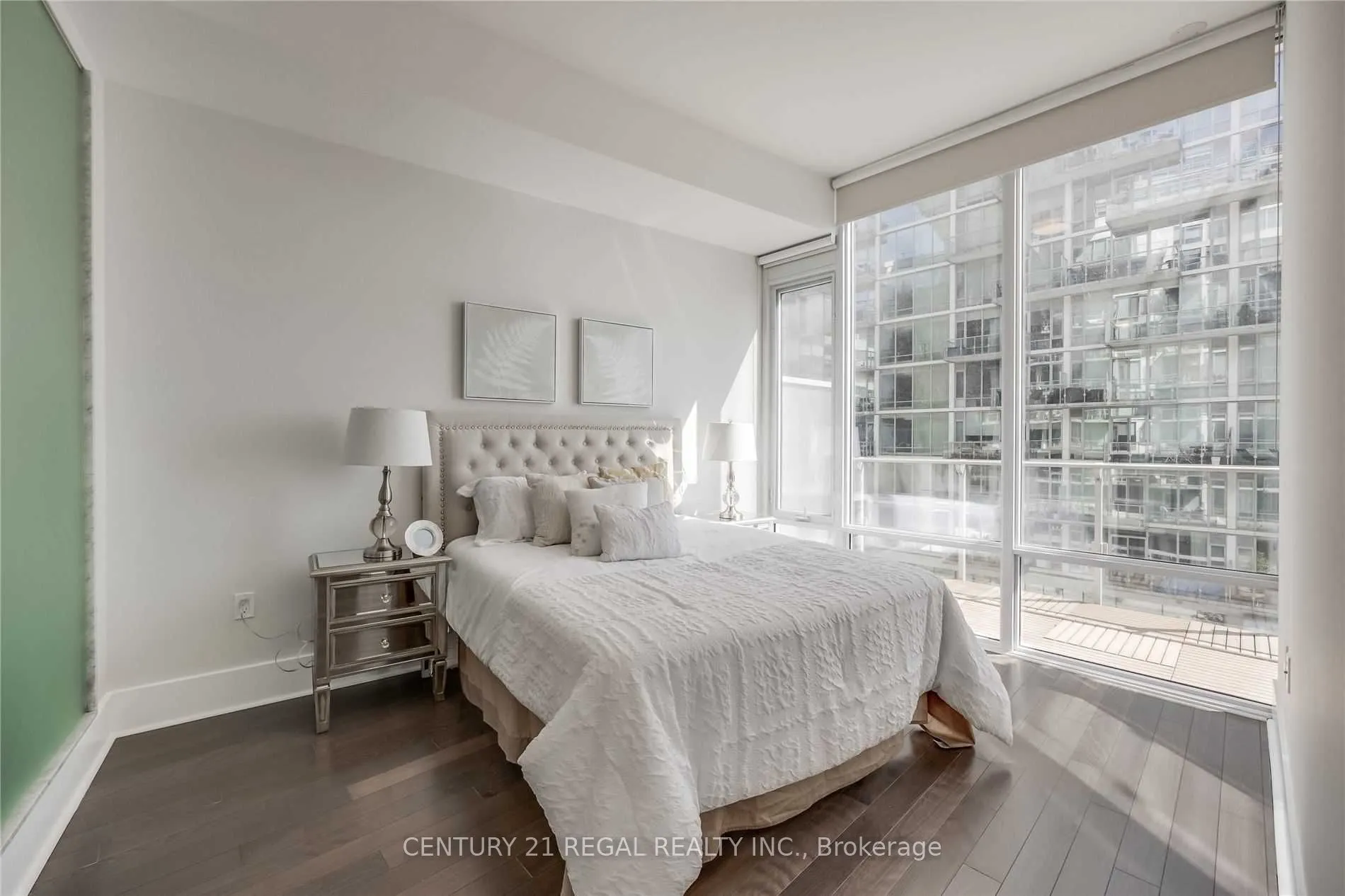 29 Queens Quay E, #508