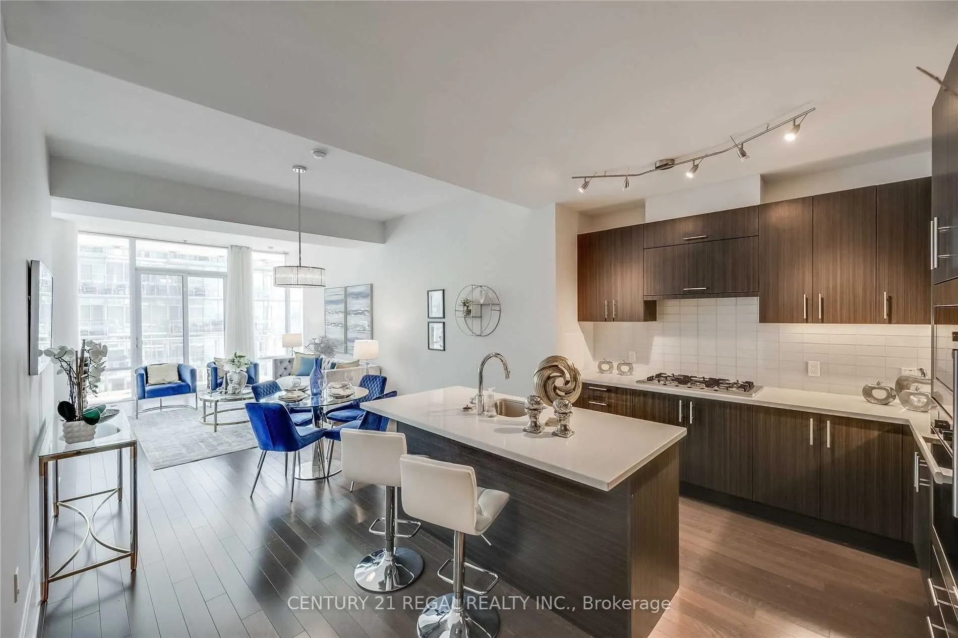 29 Queens Quay E, #508