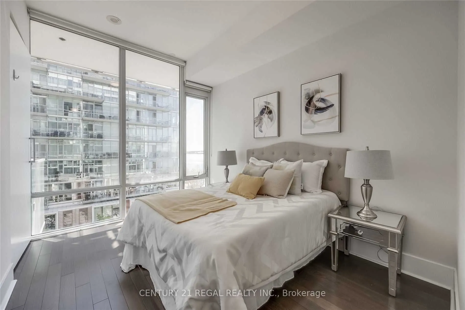 29 Queens Quay E, #508