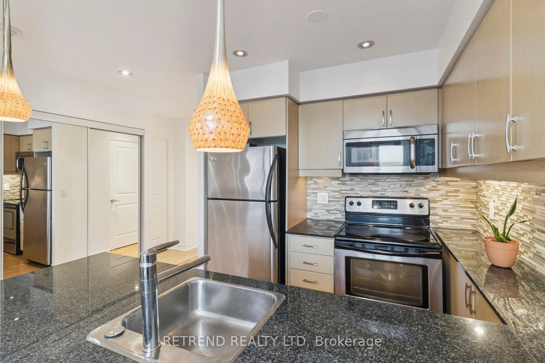 27 Rean Drive, #712