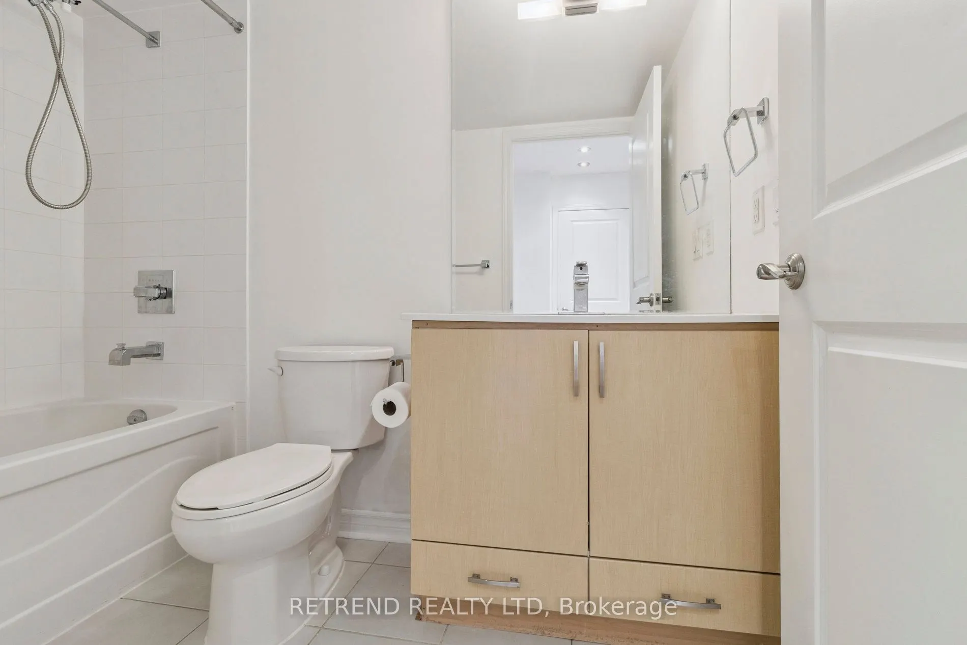 27 Rean Drive, #712