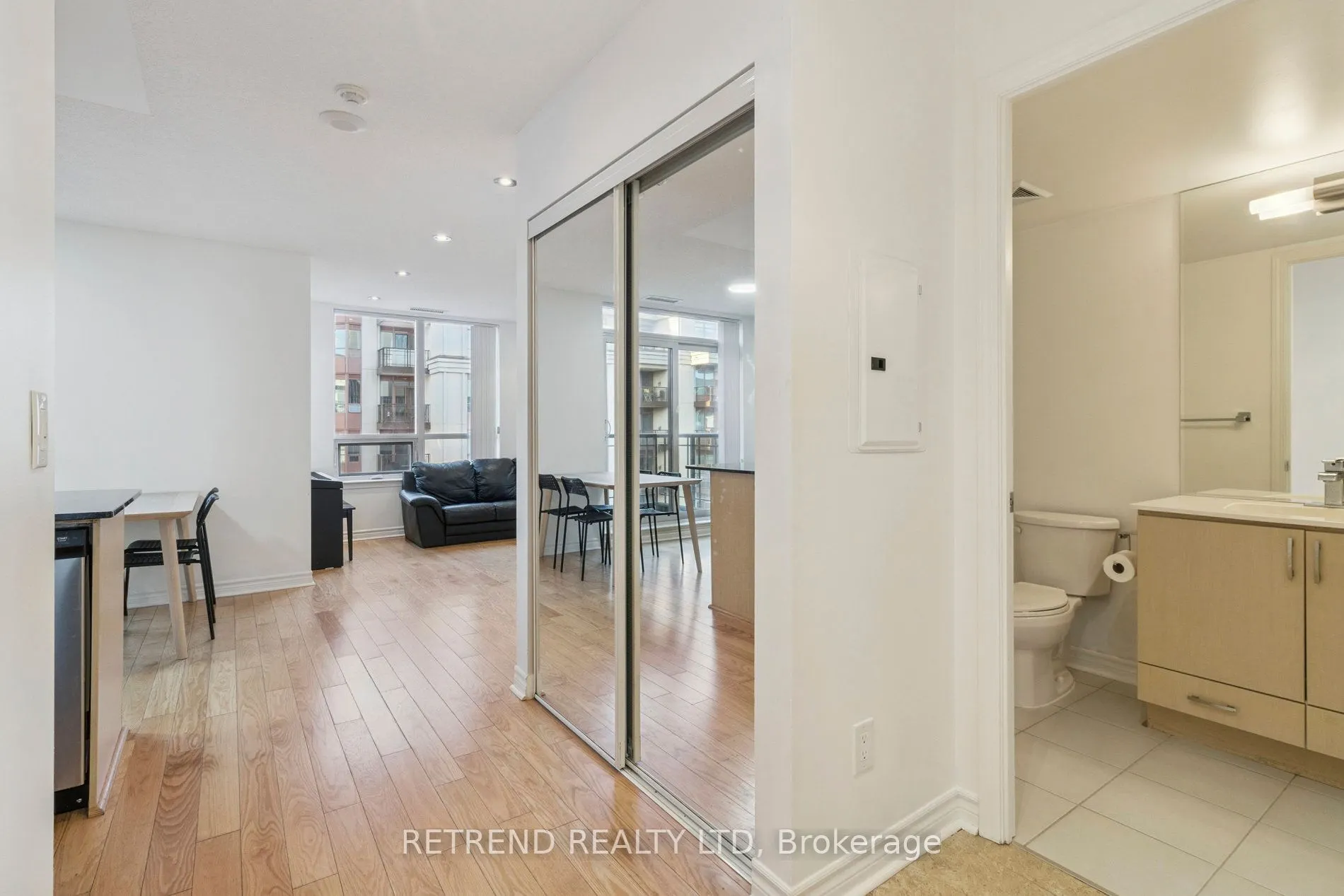 27 Rean Drive, #712