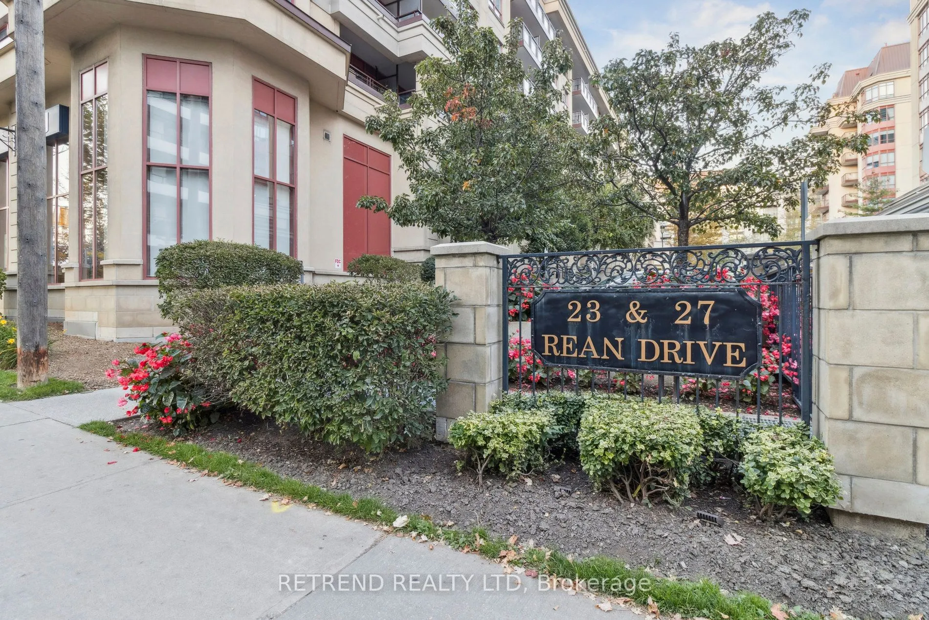 27 Rean Drive, #712