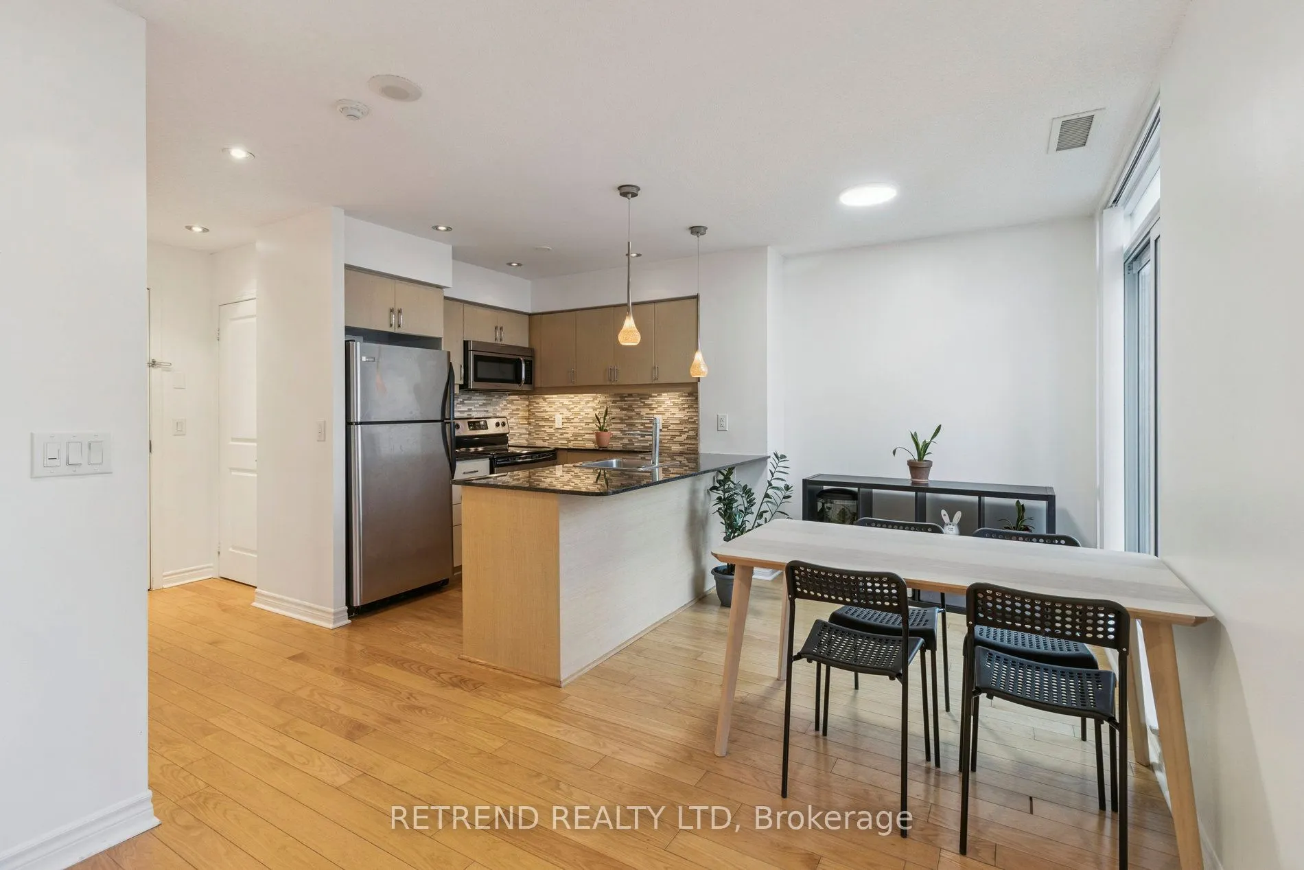 27 Rean Drive, #712