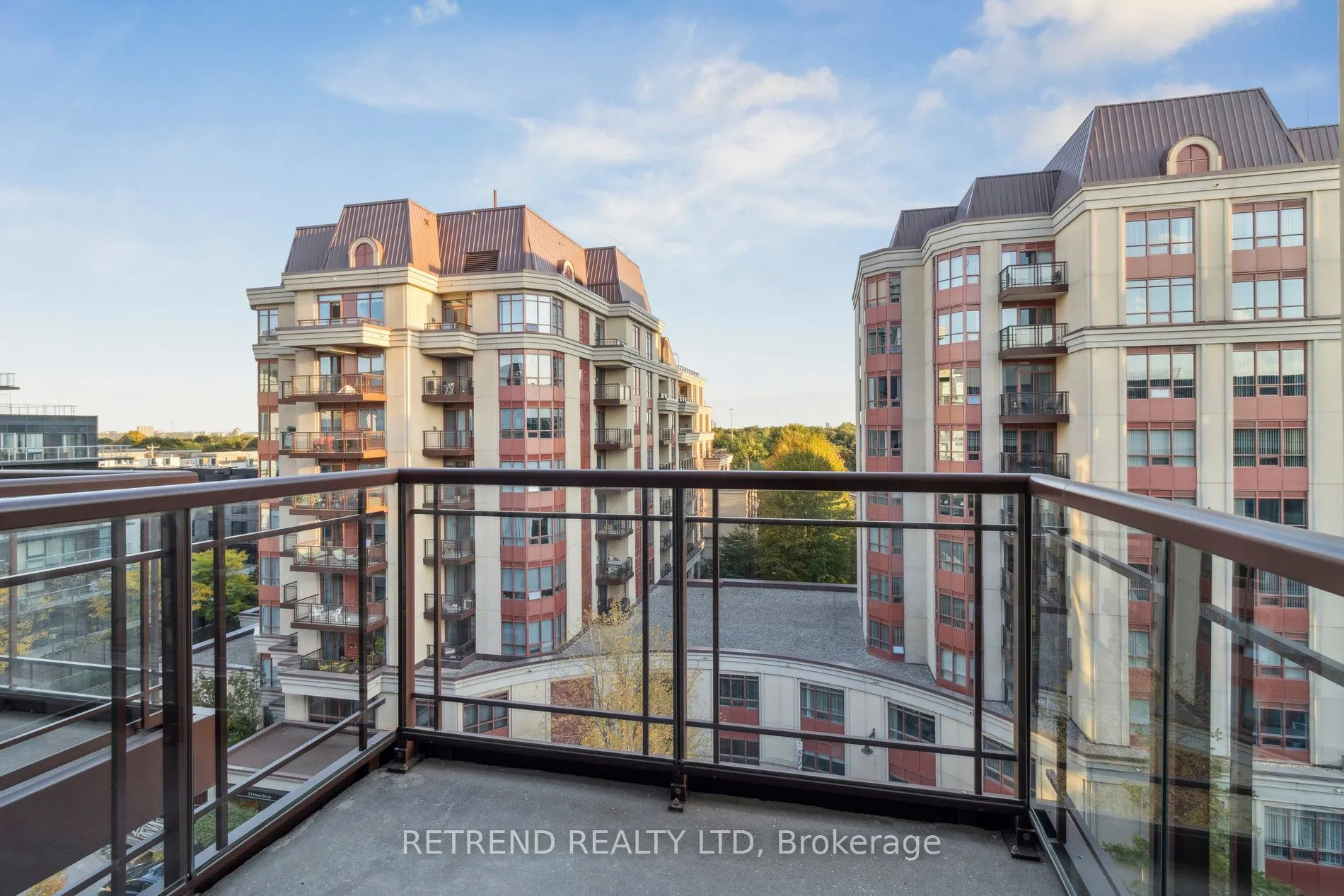 27 Rean Drive, #712
