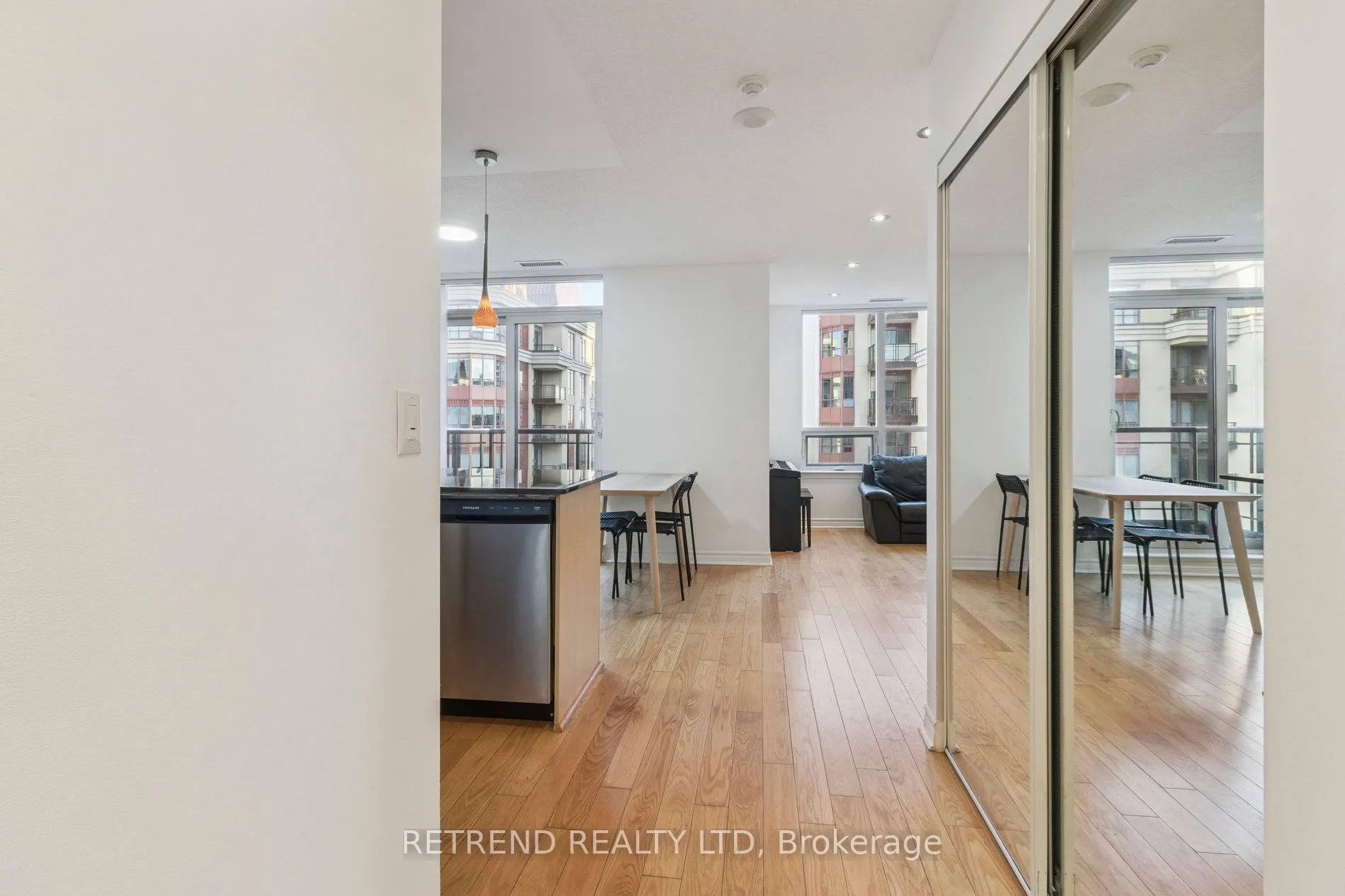 27 Rean Drive, #712