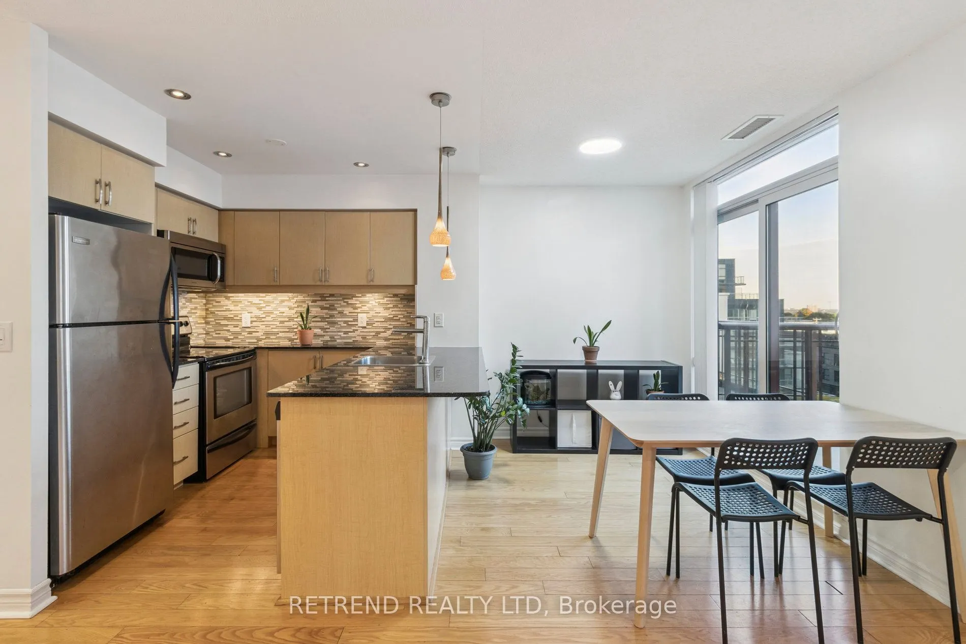 27 Rean Drive, #712