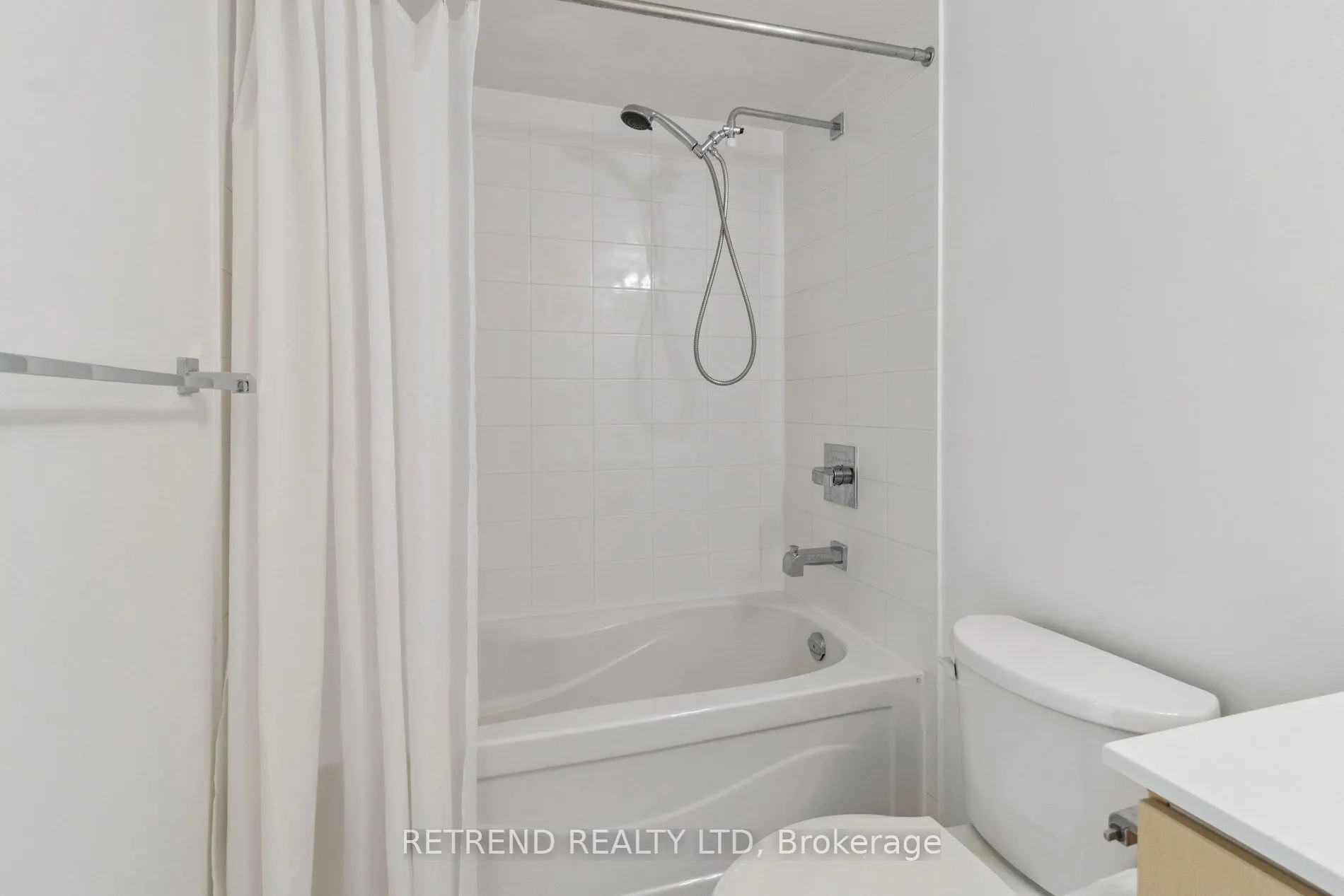 27 Rean Drive, #712