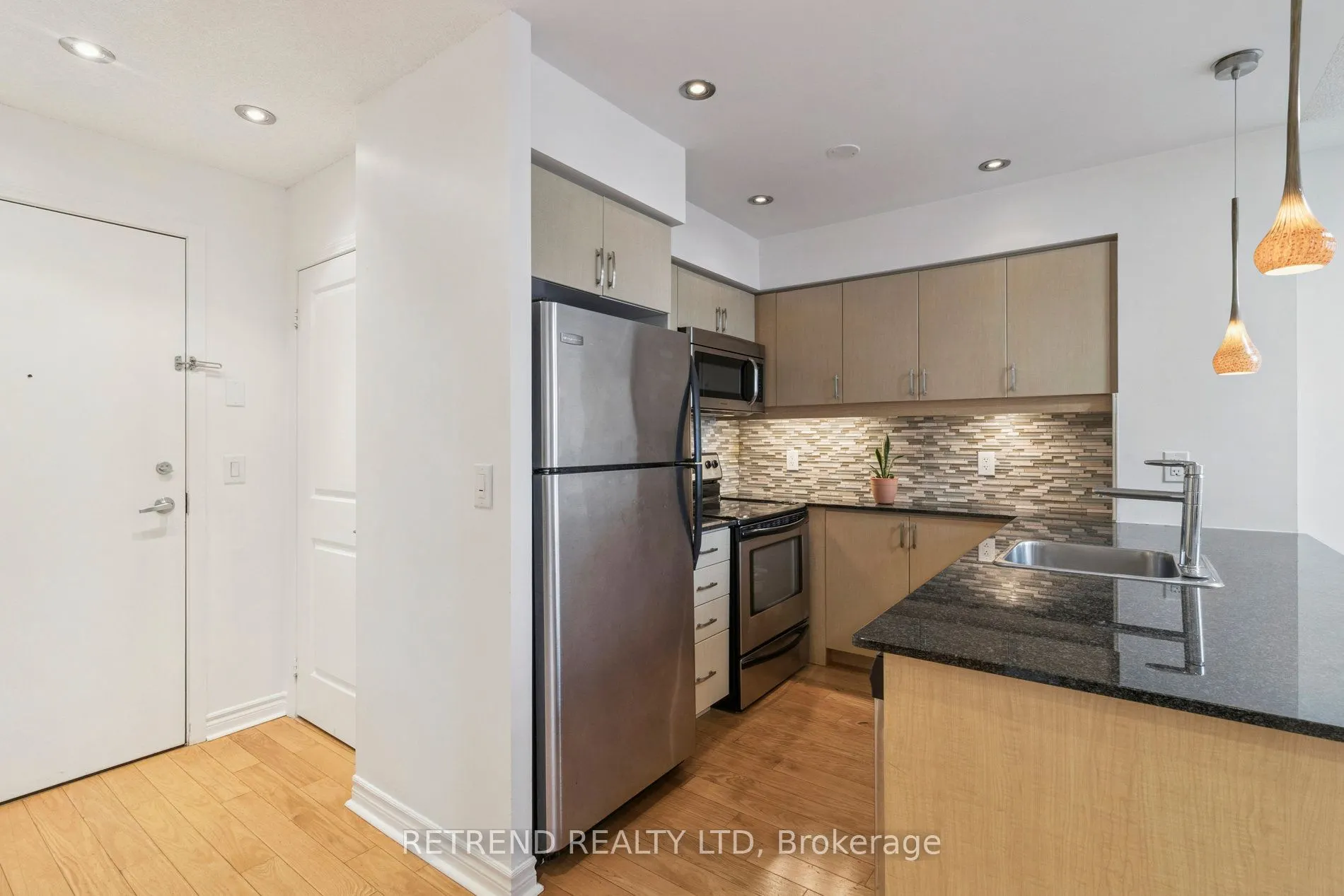 27 Rean Drive, #712