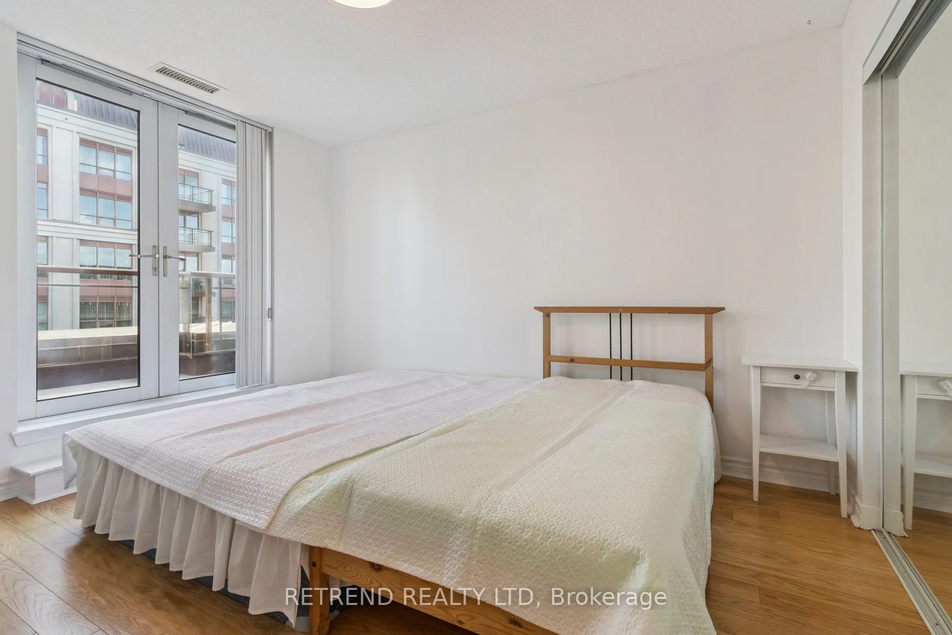 27 Rean Drive, #712