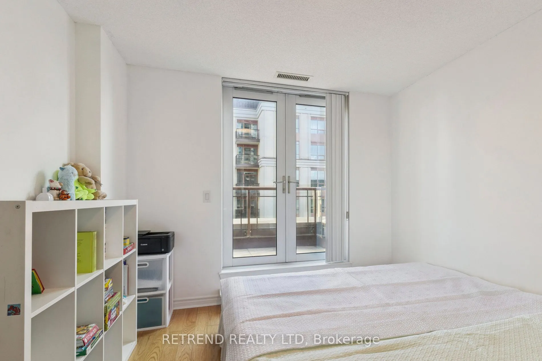 27 Rean Drive, #712
