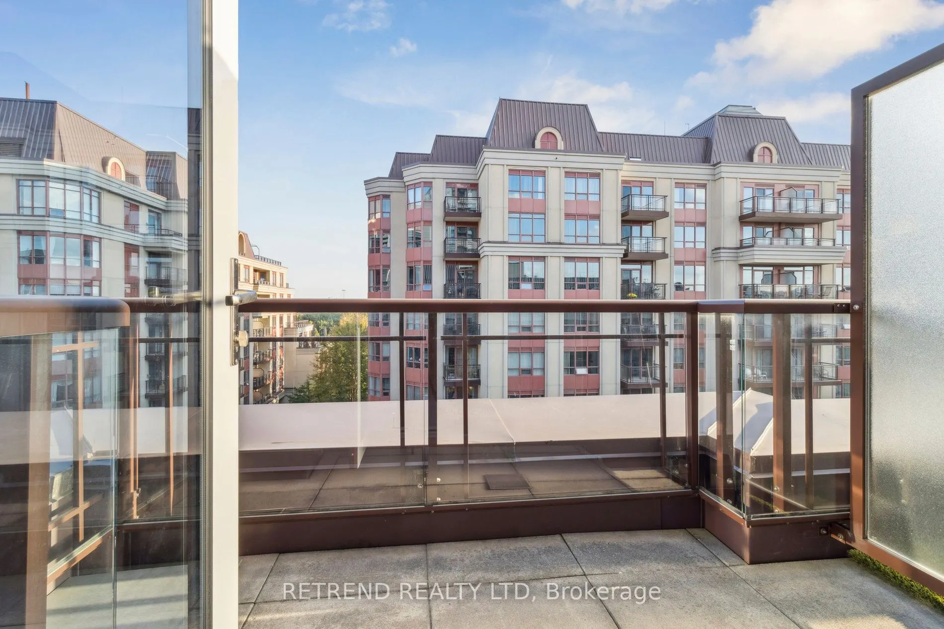 27 Rean Drive, #712