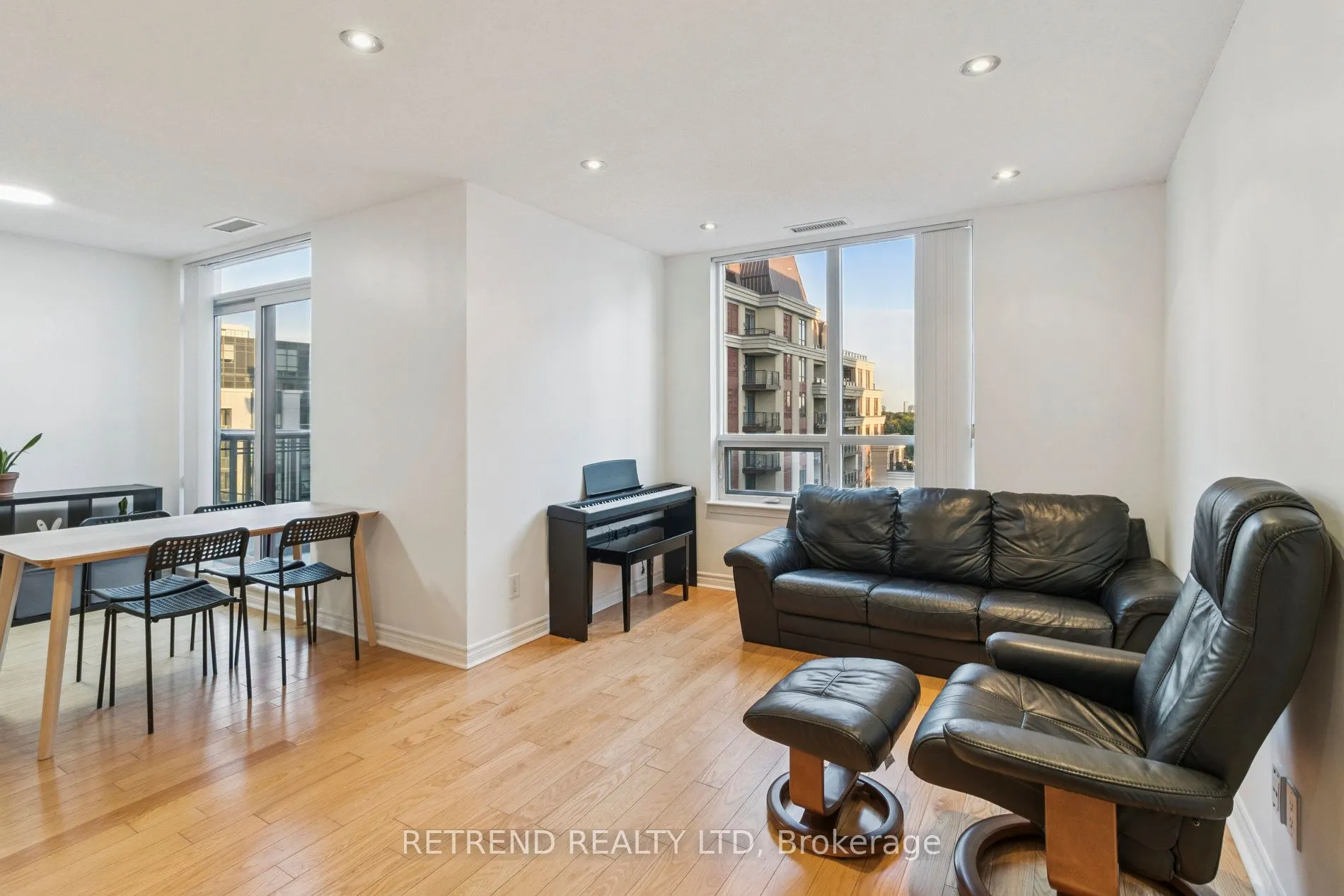 27 Rean Drive, #712