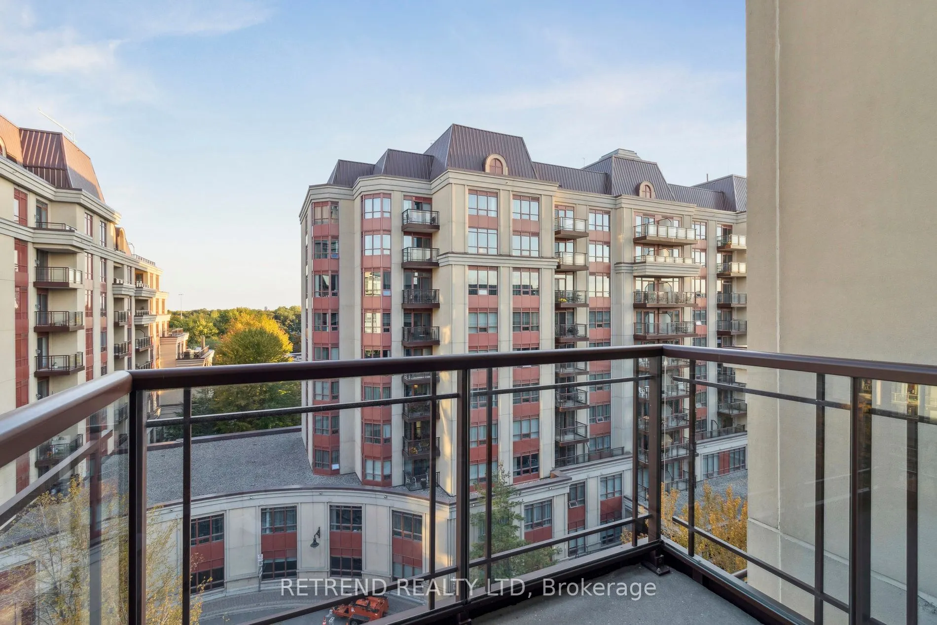 27 Rean Drive, #712
