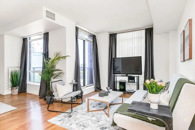 500 Queens Quay W, #607