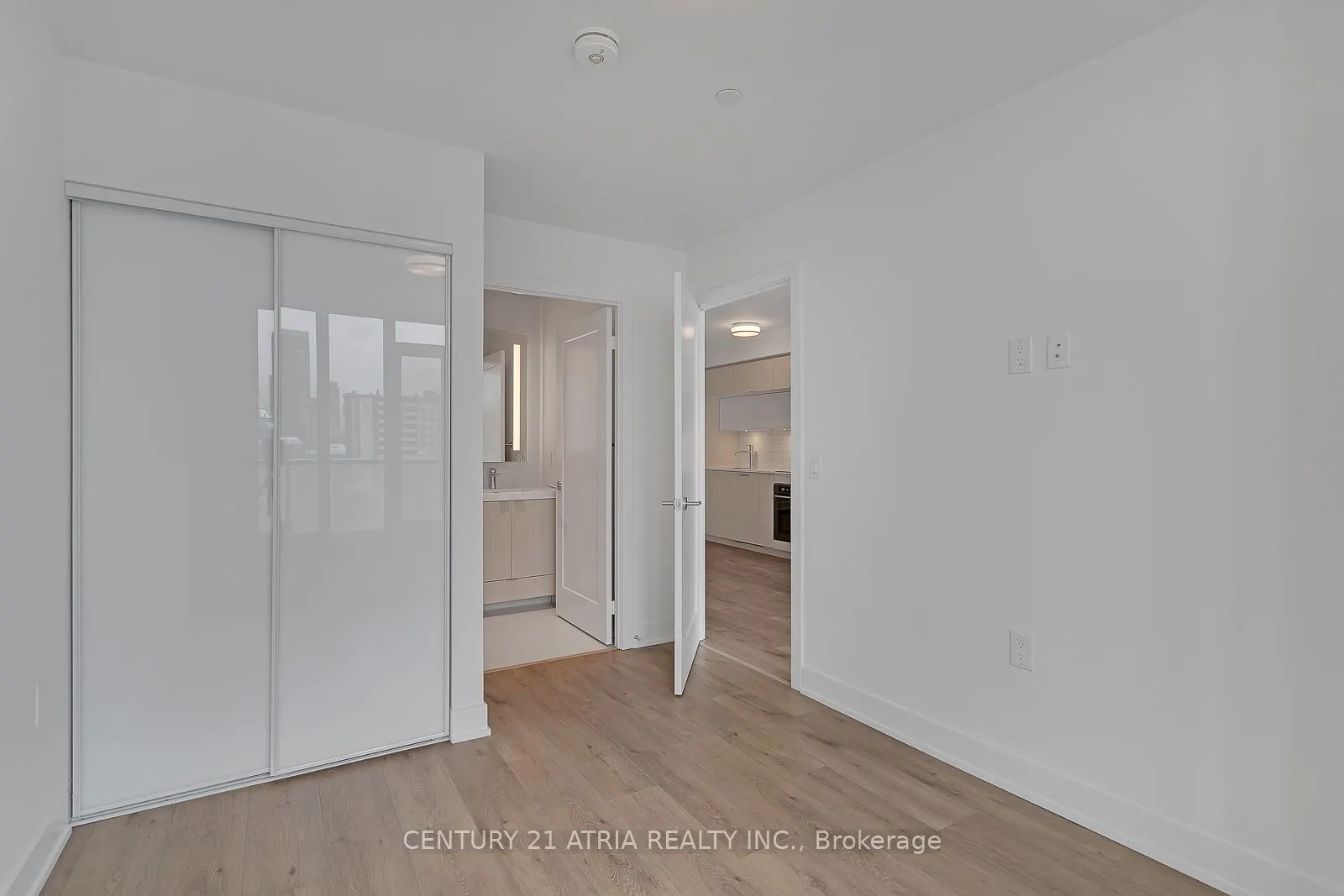 575 Bloor Street E, #1610