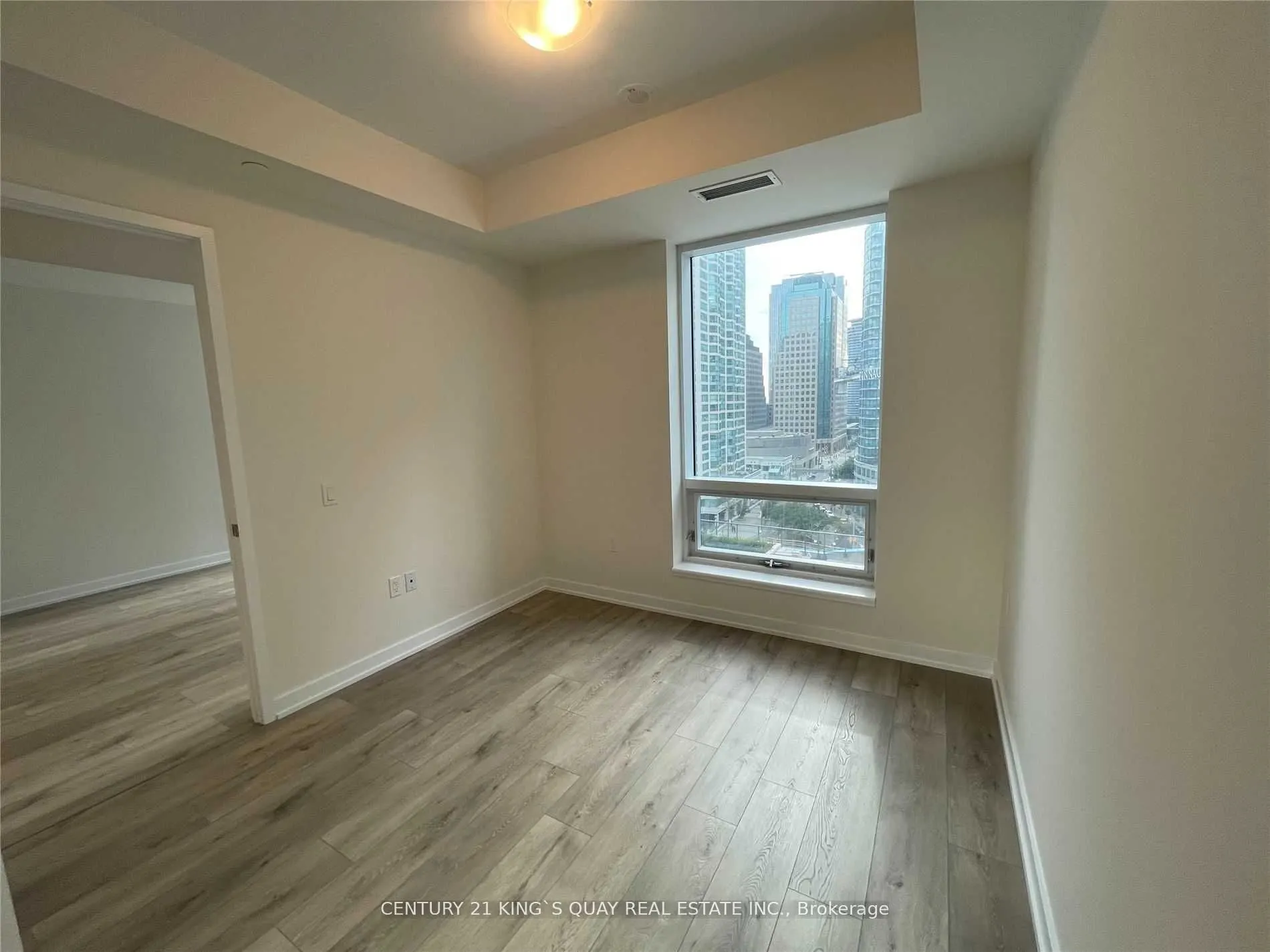 28 Freeland Street, #903