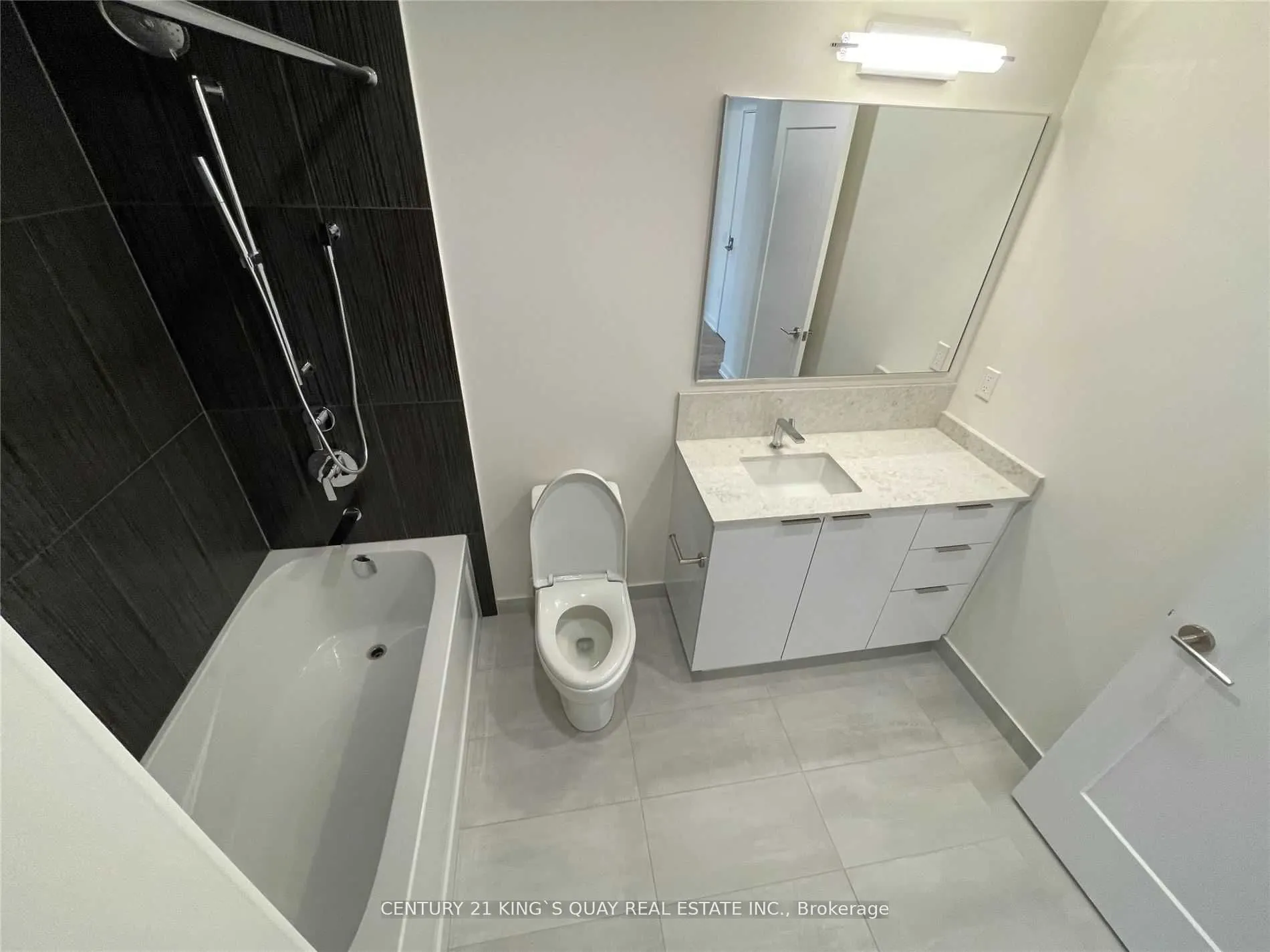 28 Freeland Street, #903
