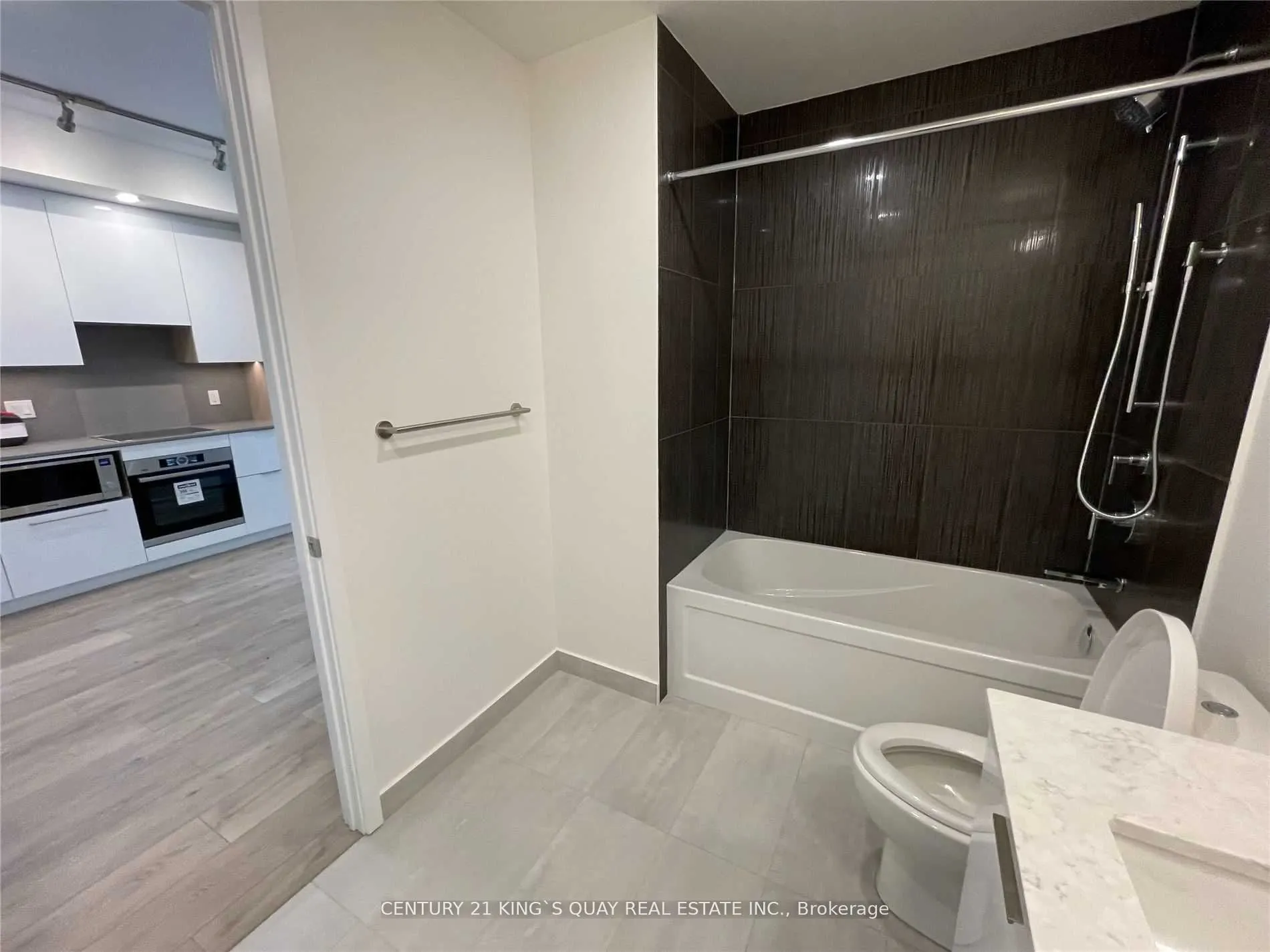 28 Freeland Street, #903