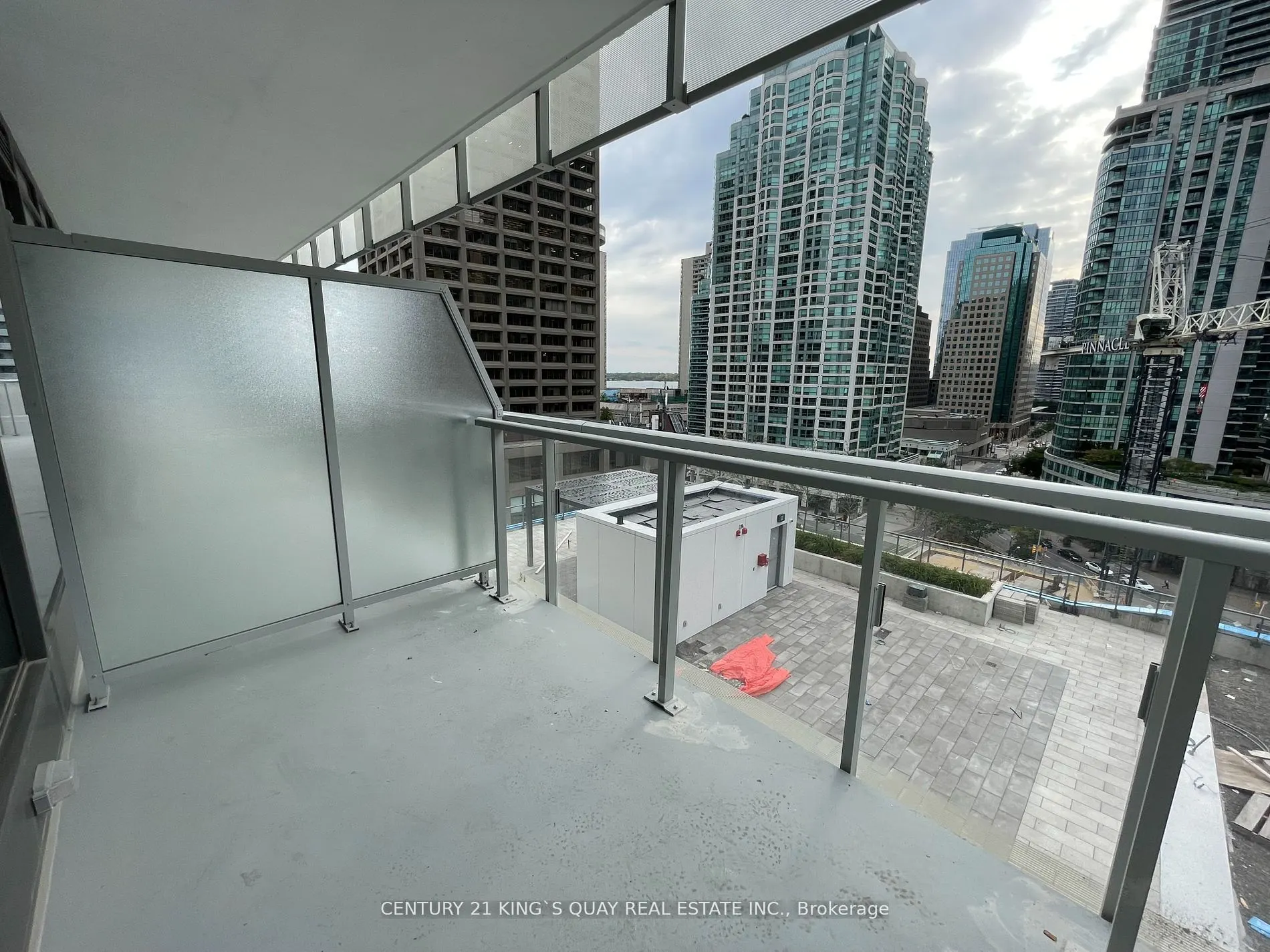 28 Freeland Street, #903