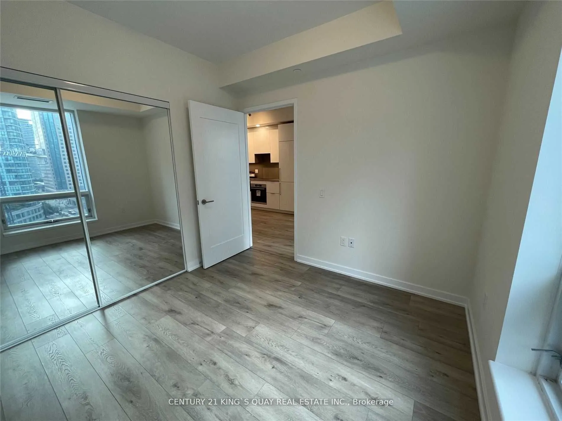 28 Freeland Street, #903