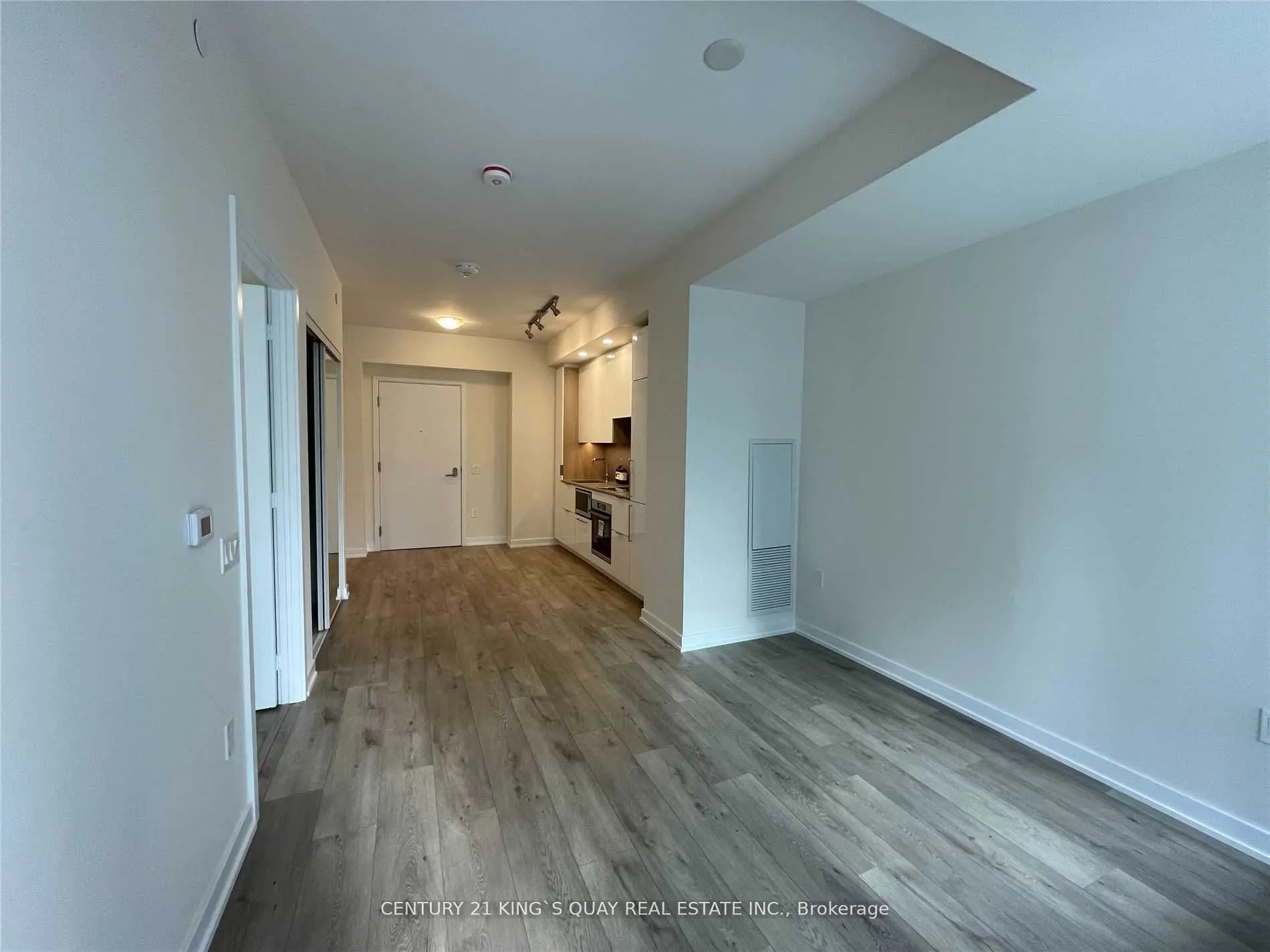 28 Freeland Street, #903