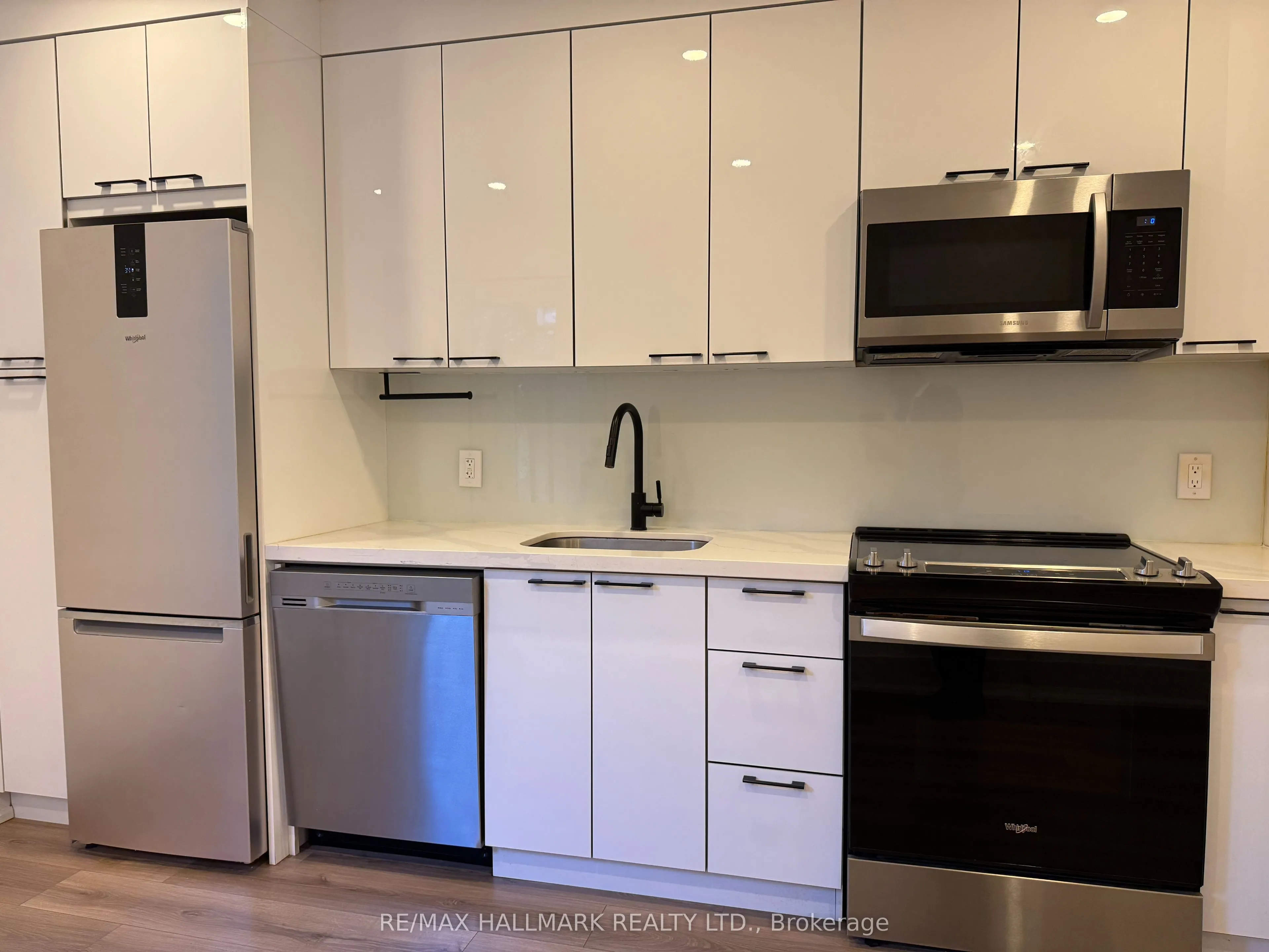 13 Brookfield Street, #Main