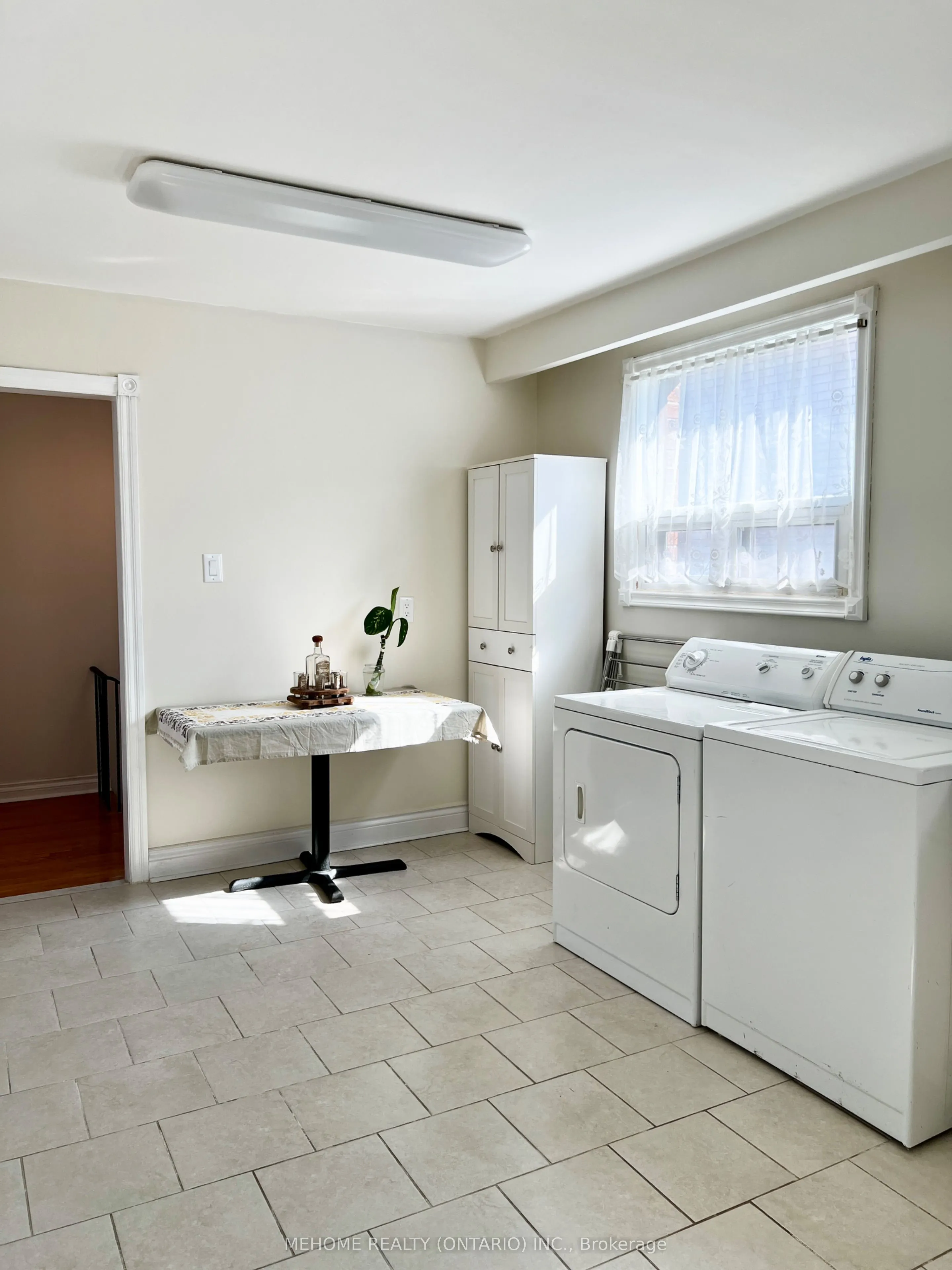 126 Edmonton Drive, #Upper