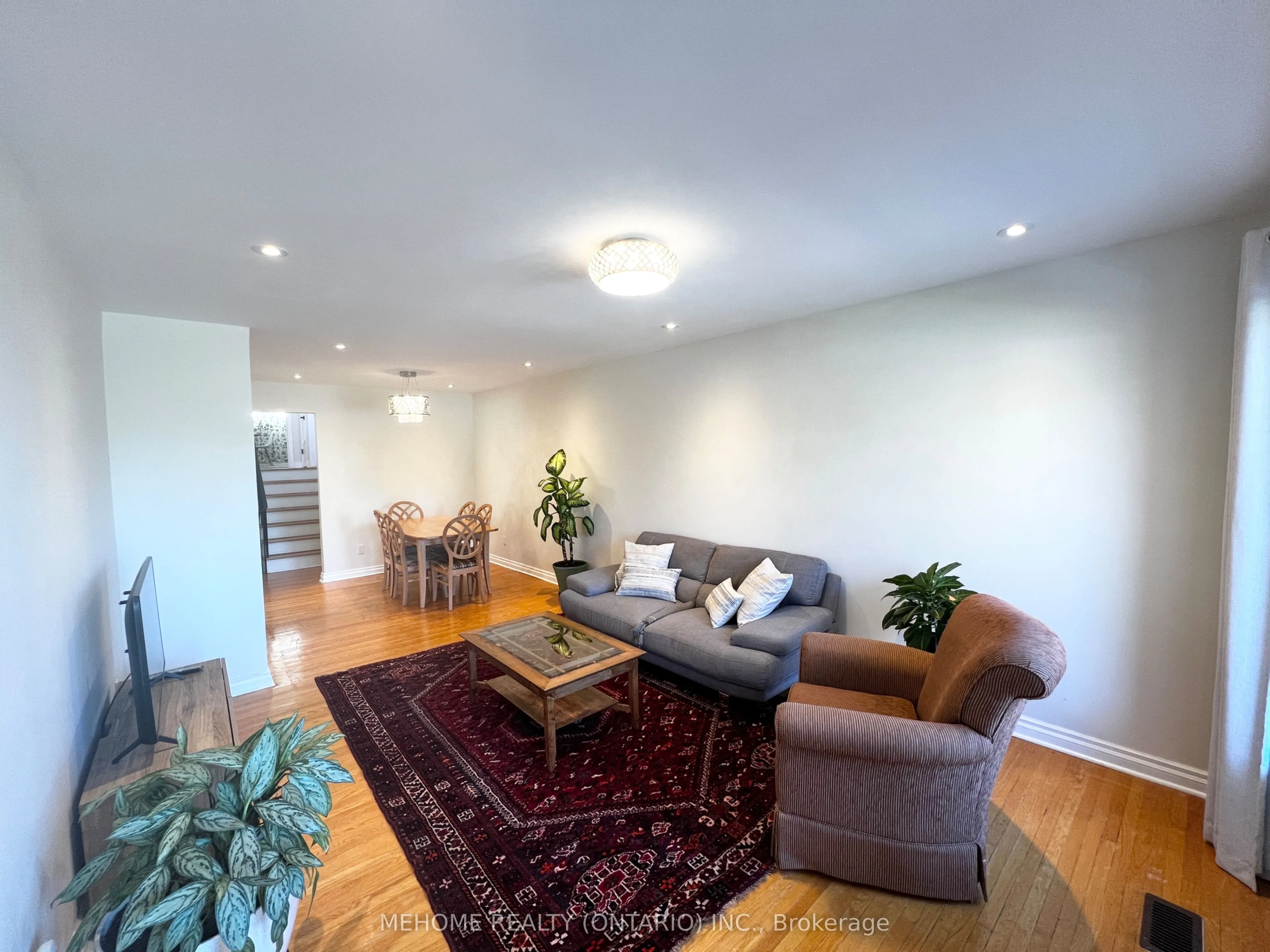 126 Edmonton Drive, #Upper