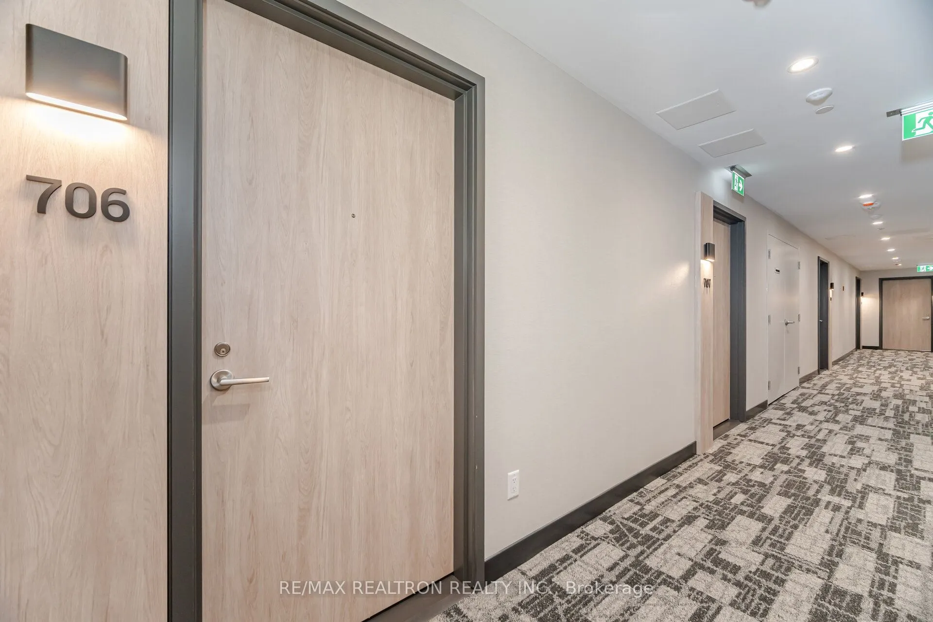 664 Spadina Avenue, #407