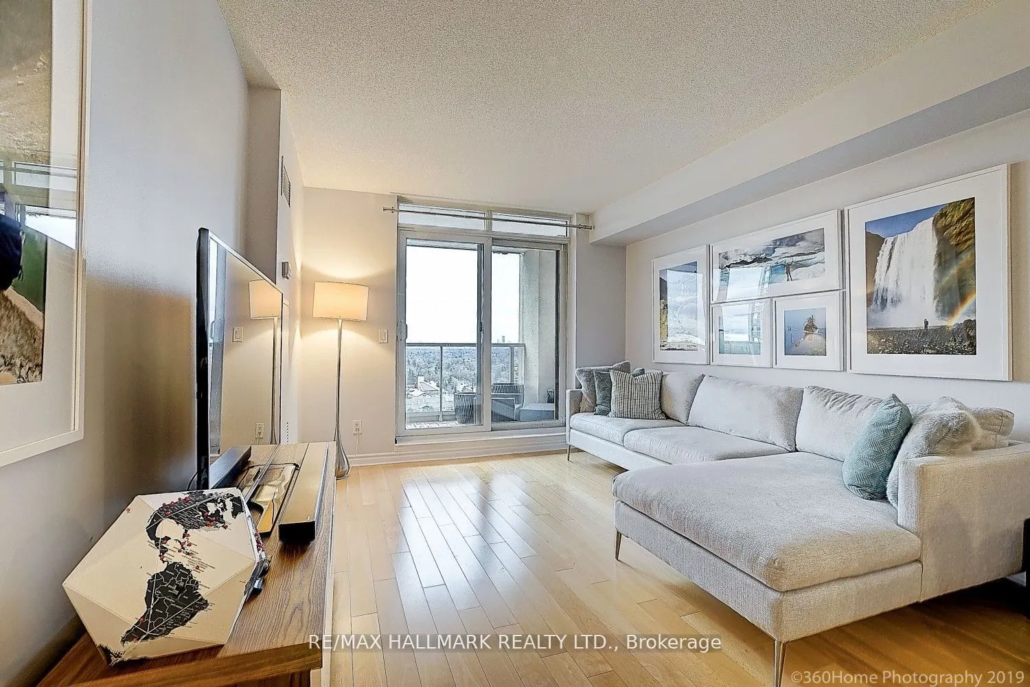 18 Kenaston Gardens, #1608