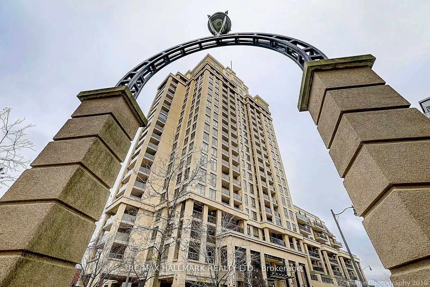18 Kenaston Gardens, #1608