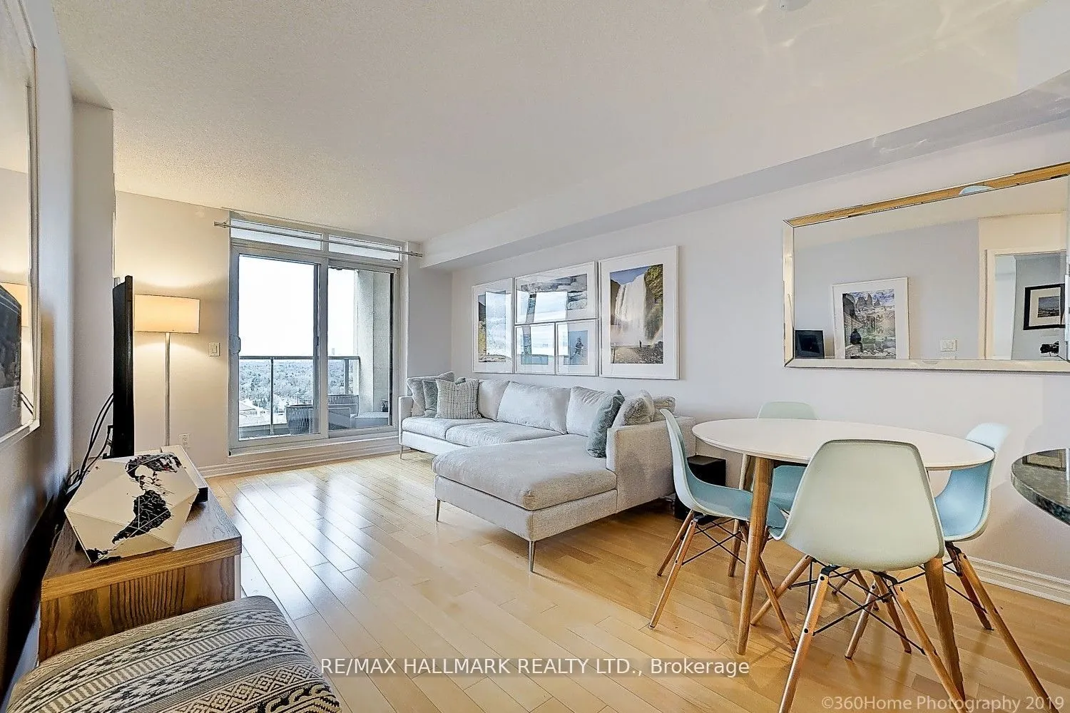 18 Kenaston Gardens, #1608