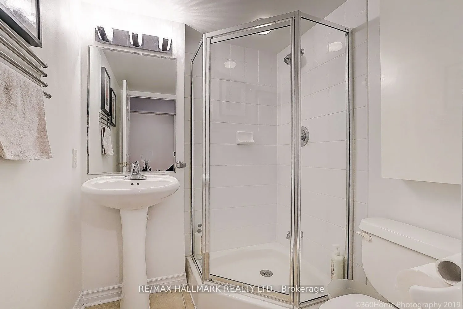 18 Kenaston Gardens, #1608