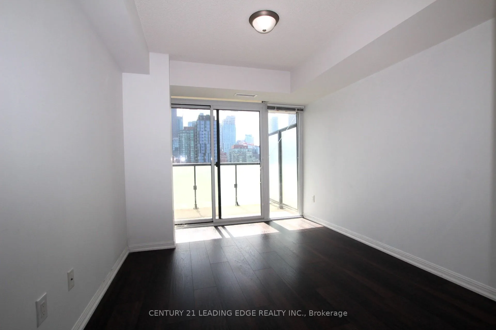 400 Adelaide Street E, #1508