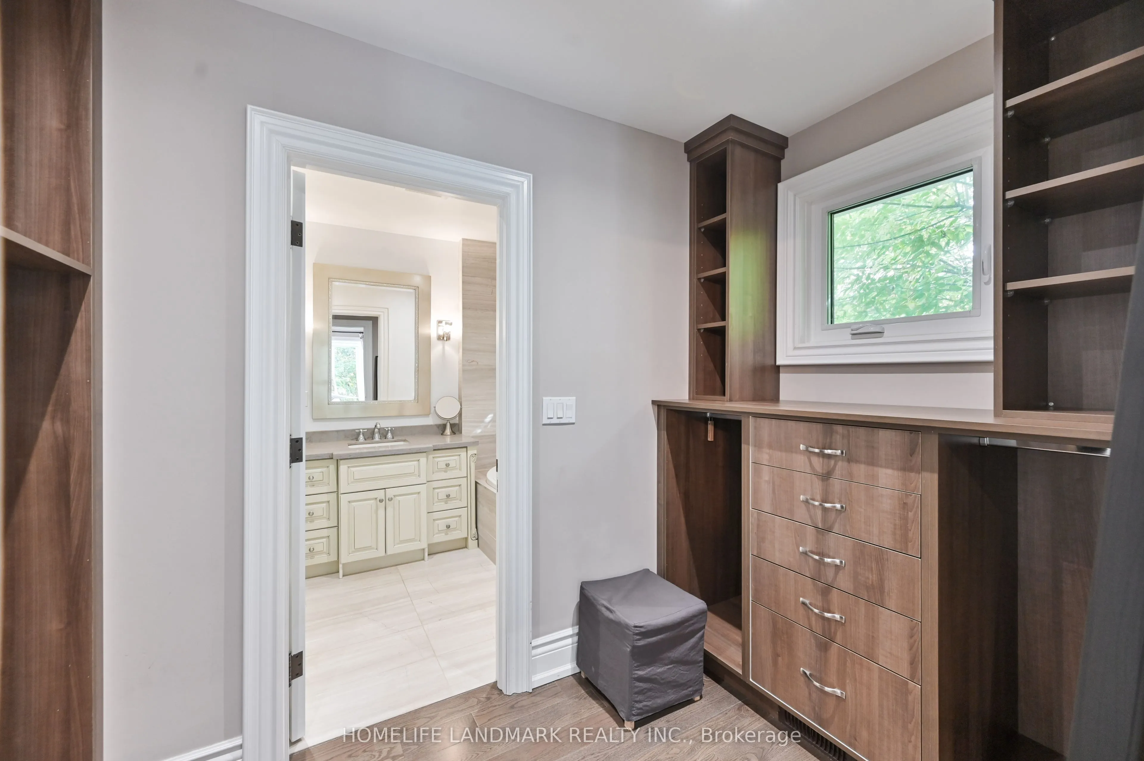 10 Loganberry Crescent