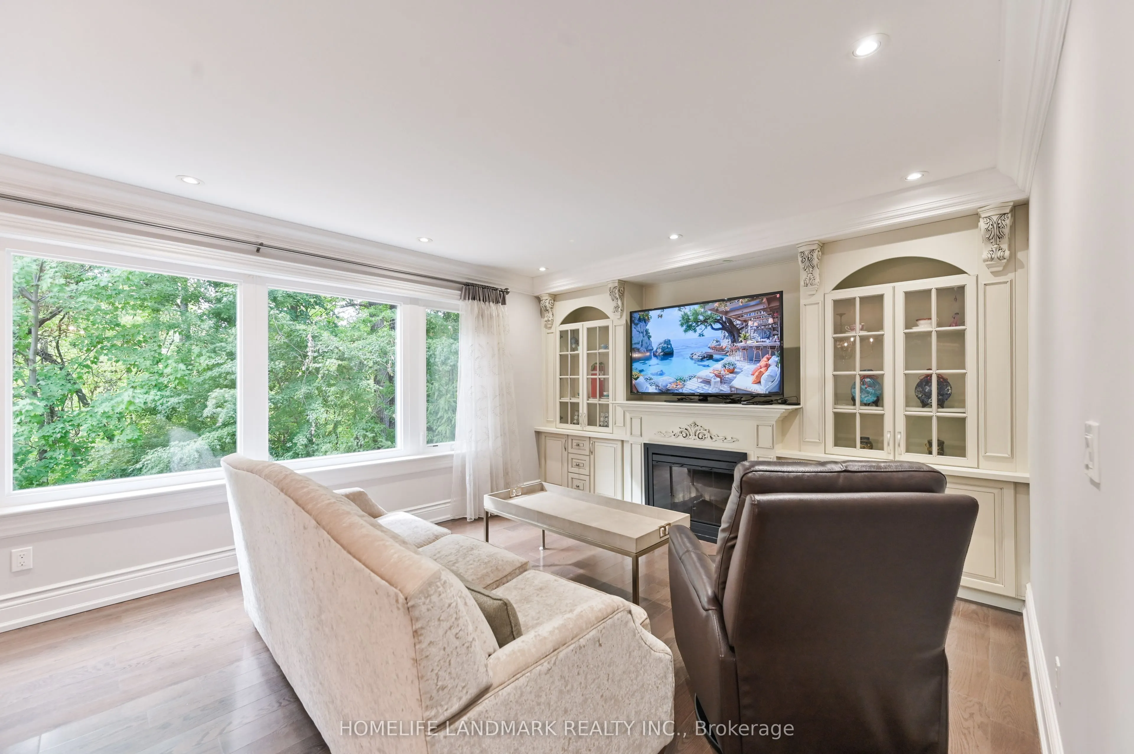10 Loganberry Crescent